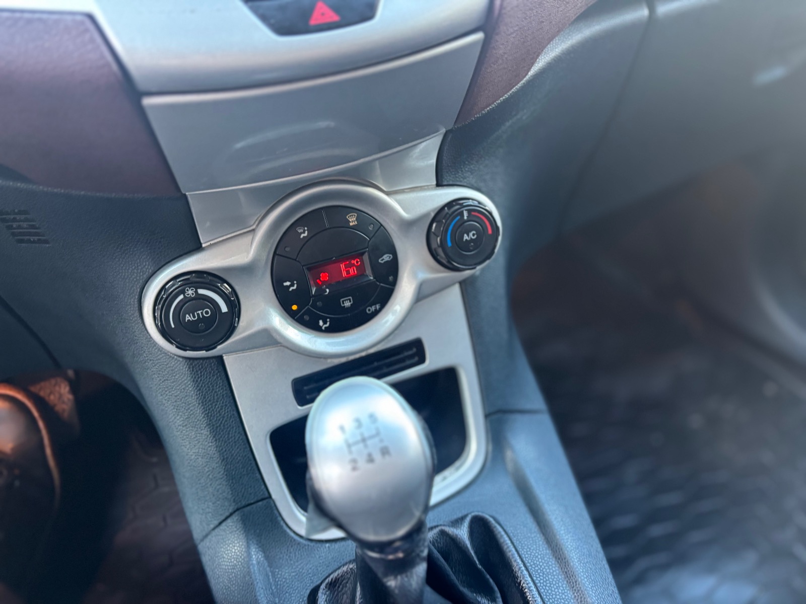 2012 Dizel Manuel Ford Fiesta Kırmızı Ermat Motorlu Araçlar ve Tarım Ürünleri Sanayi Ticaret A.Ş.