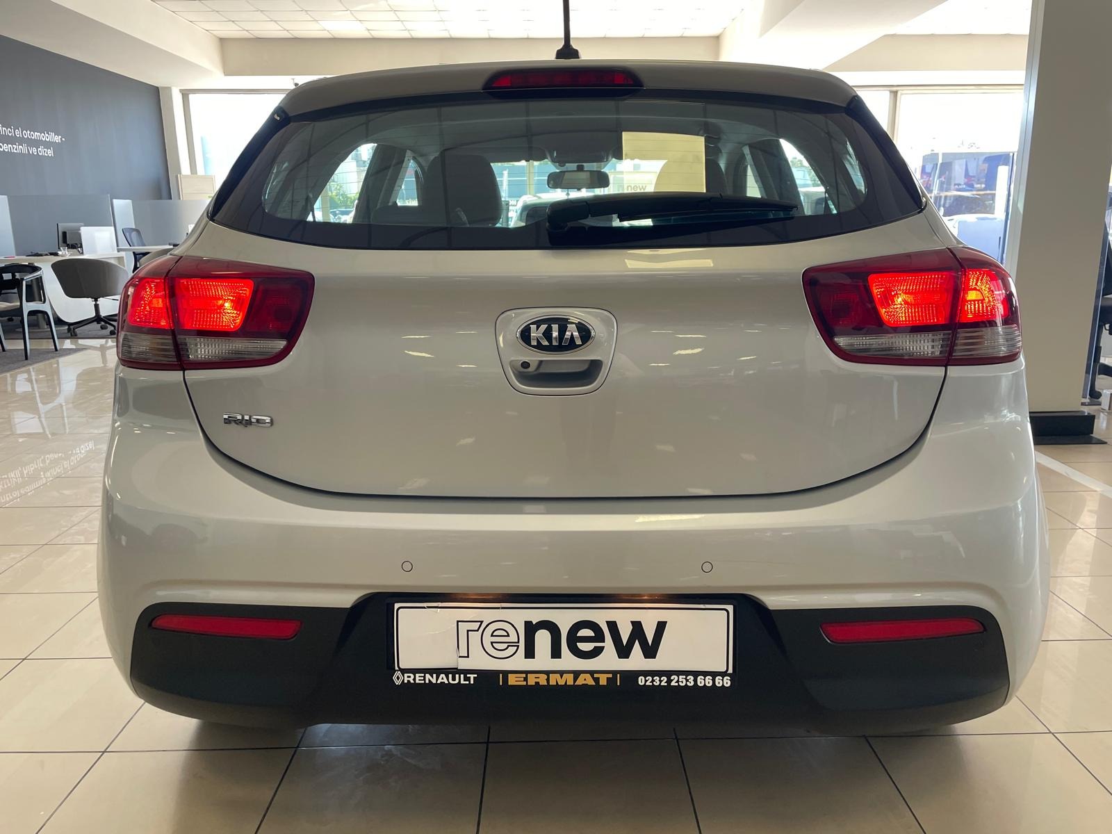 2020 Benzin Otomatik Kia Rio Gri Ermat Motorlu Araçlar ve Tarım Ürünleri Sanayi Ticaret A.Ş.