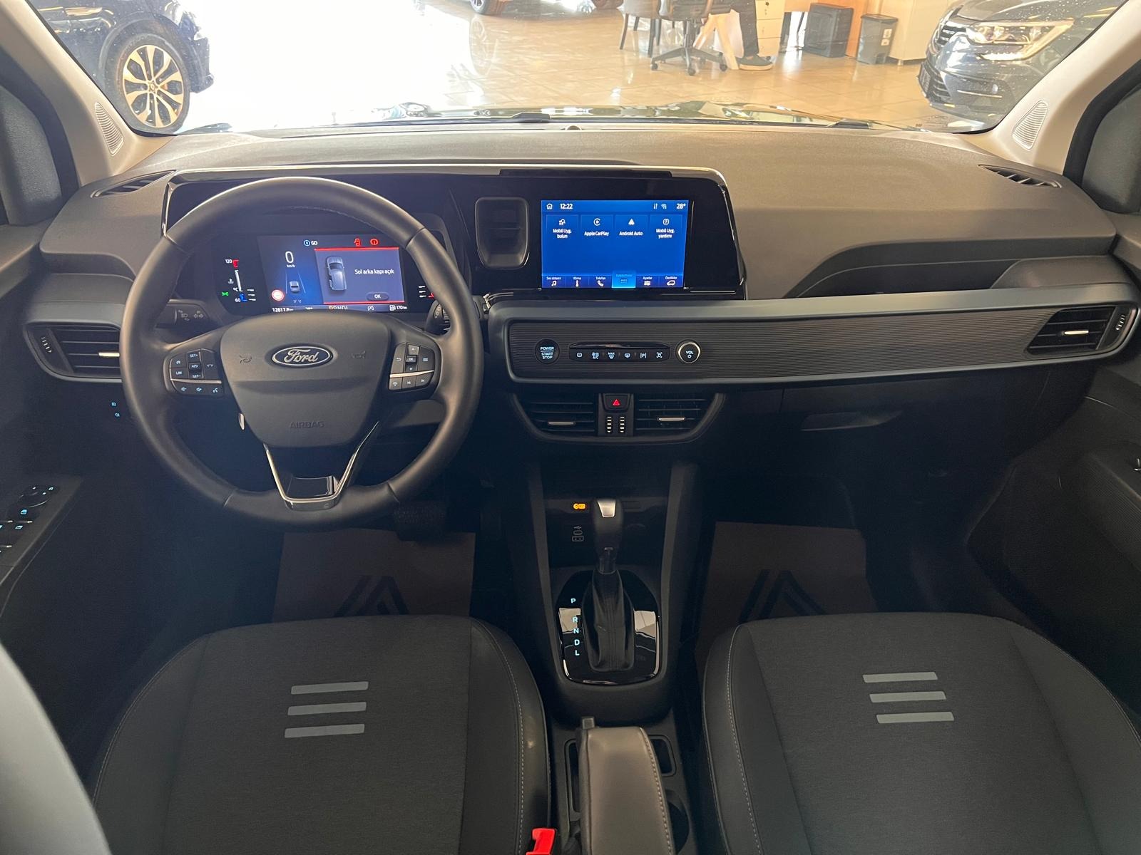2024 Benzin Otomatik Ford Tourneo Courier Yeşil Ermat Motorlu Araçlar ve Tarım Ürünleri Sanayi Ticaret A.Ş.