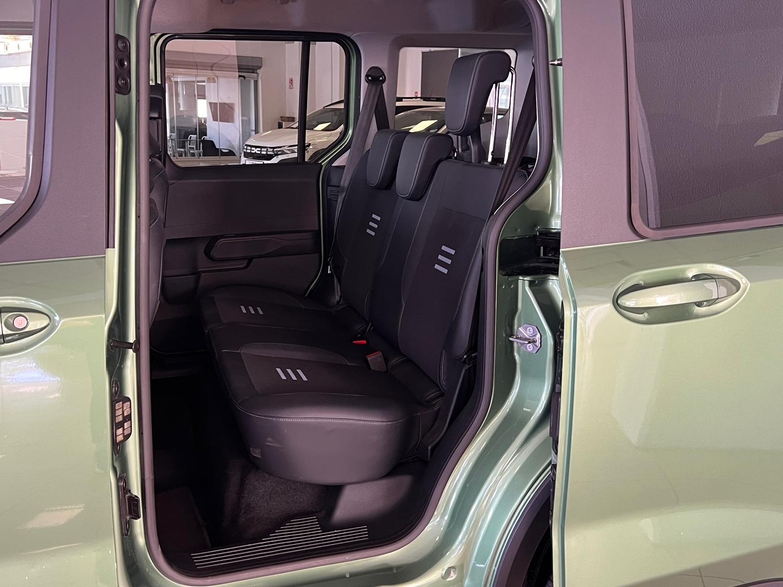 2024 Benzin Otomatik Ford Tourneo Courier Yeşil Ermat Motorlu Araçlar ve Tarım Ürünleri Sanayi Ticaret A.Ş.