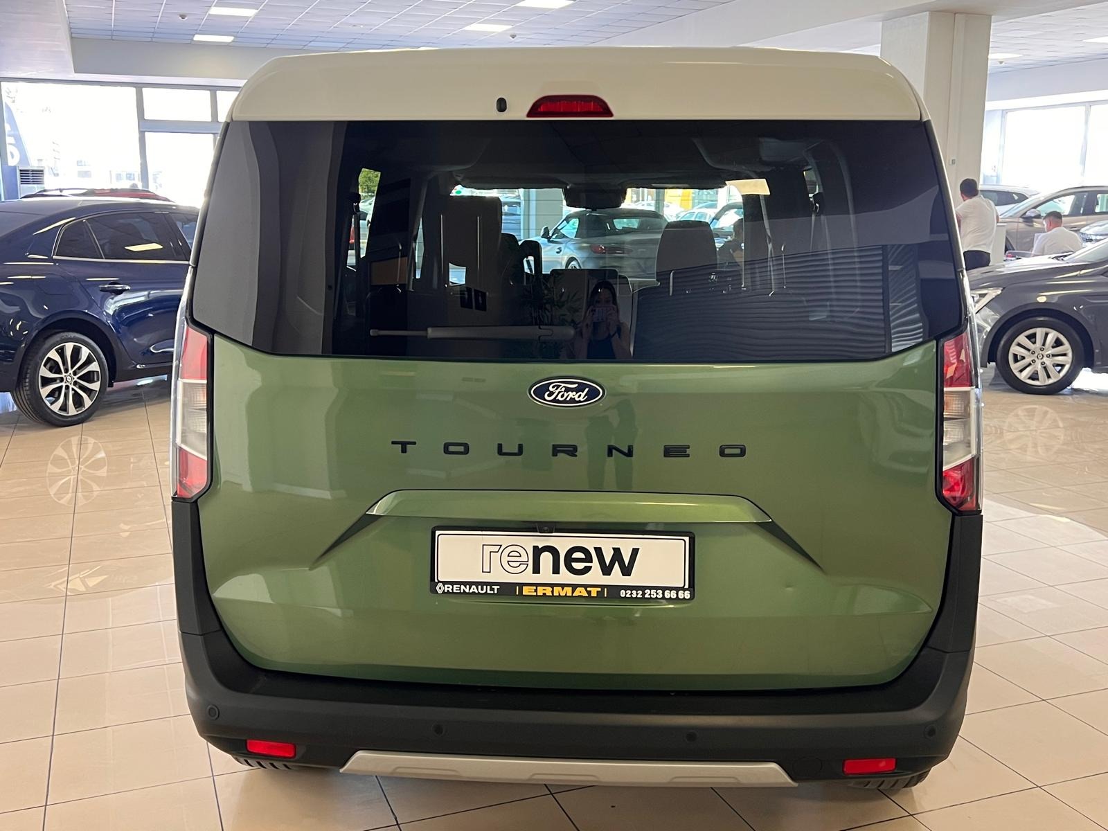 2024 Benzin Otomatik Ford Tourneo Courier Yeşil Ermat Motorlu Araçlar ve Tarım Ürünleri Sanayi Ticaret A.Ş.