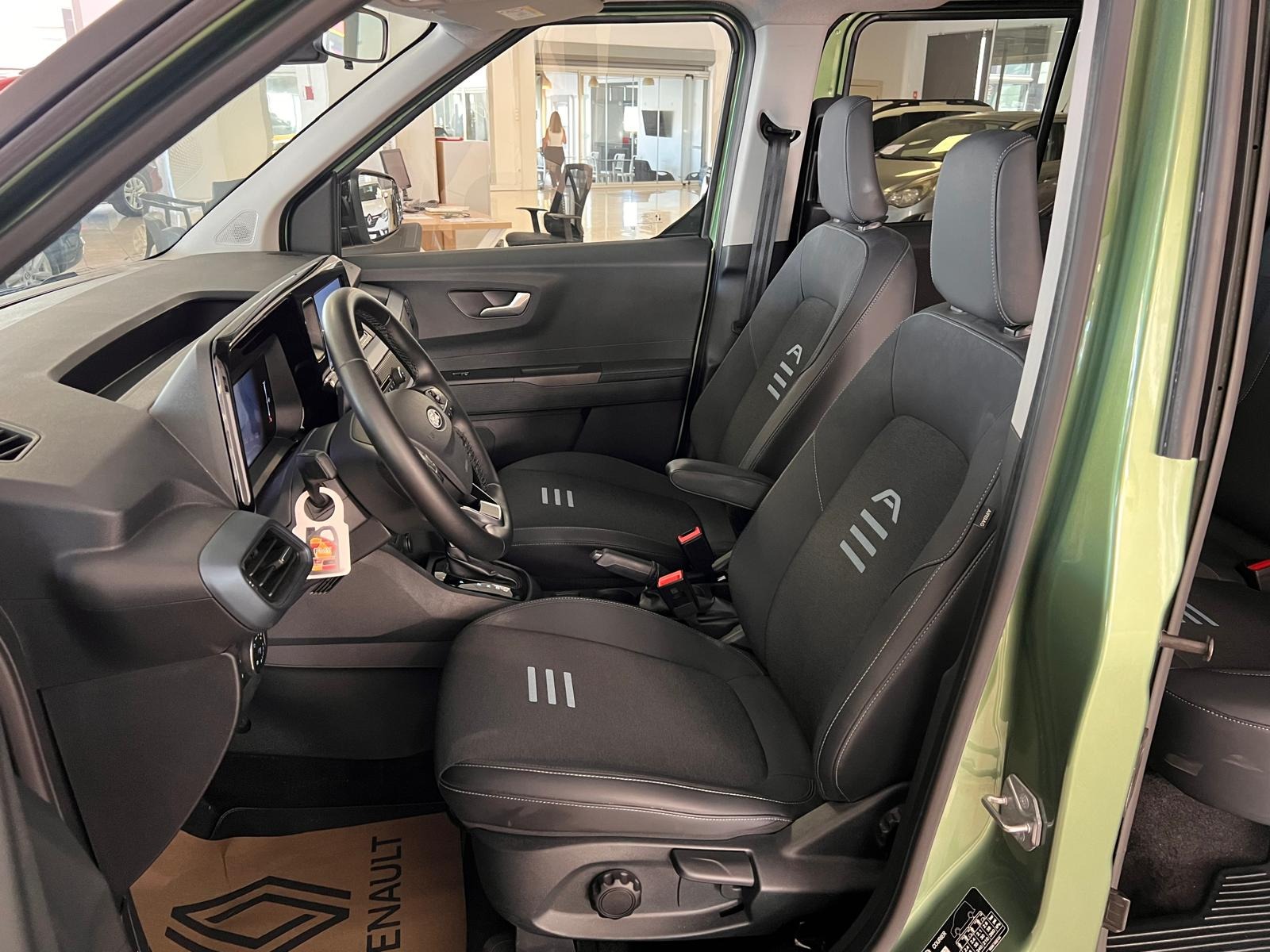 2024 Benzin Otomatik Ford Tourneo Courier Yeşil Ermat Motorlu Araçlar ve Tarım Ürünleri Sanayi Ticaret A.Ş.