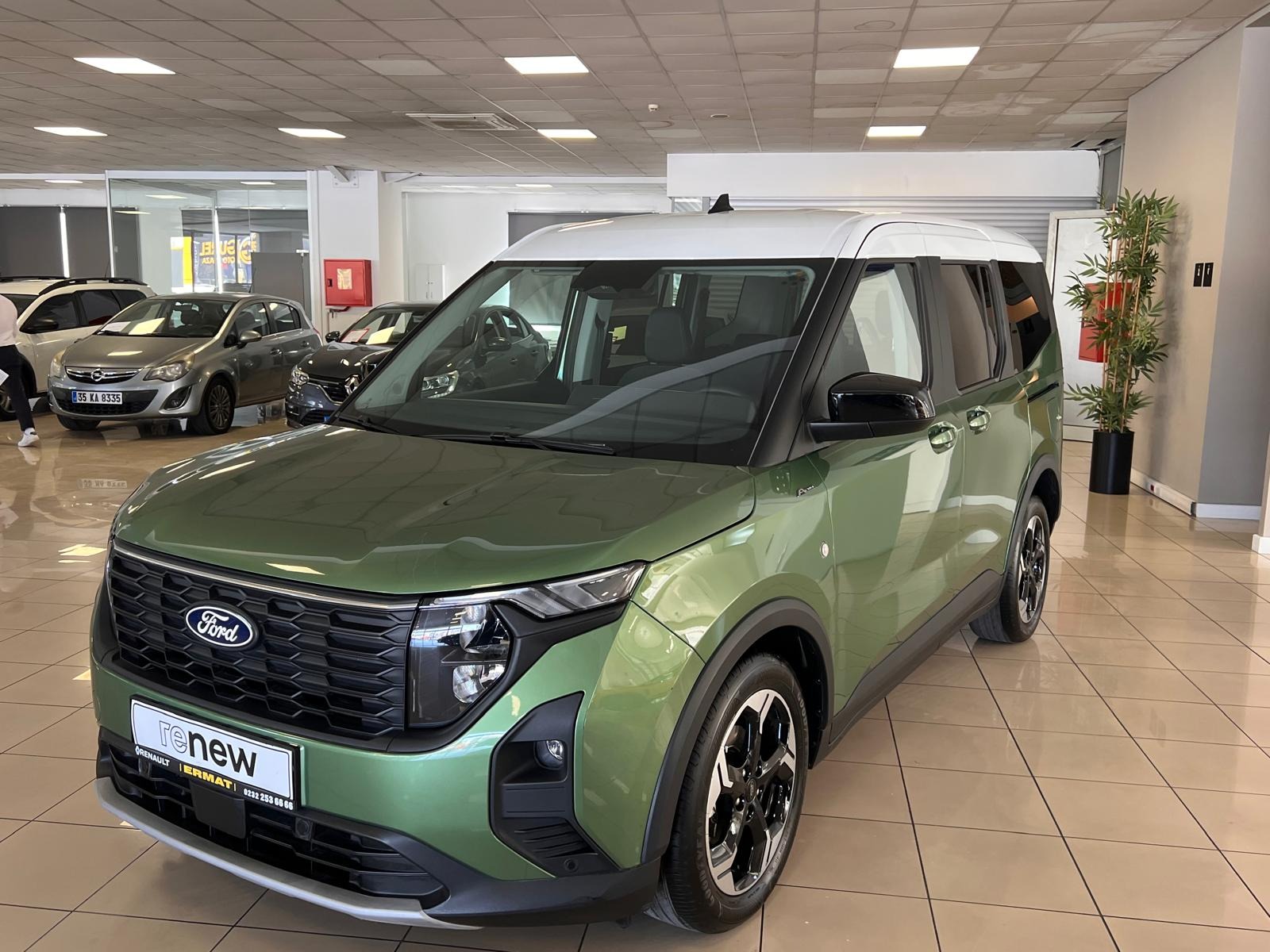 2024 Benzin Otomatik Ford Tourneo Courier Yeşil Ermat Motorlu Araçlar ve Tarım Ürünleri Sanayi Ticaret A.Ş.