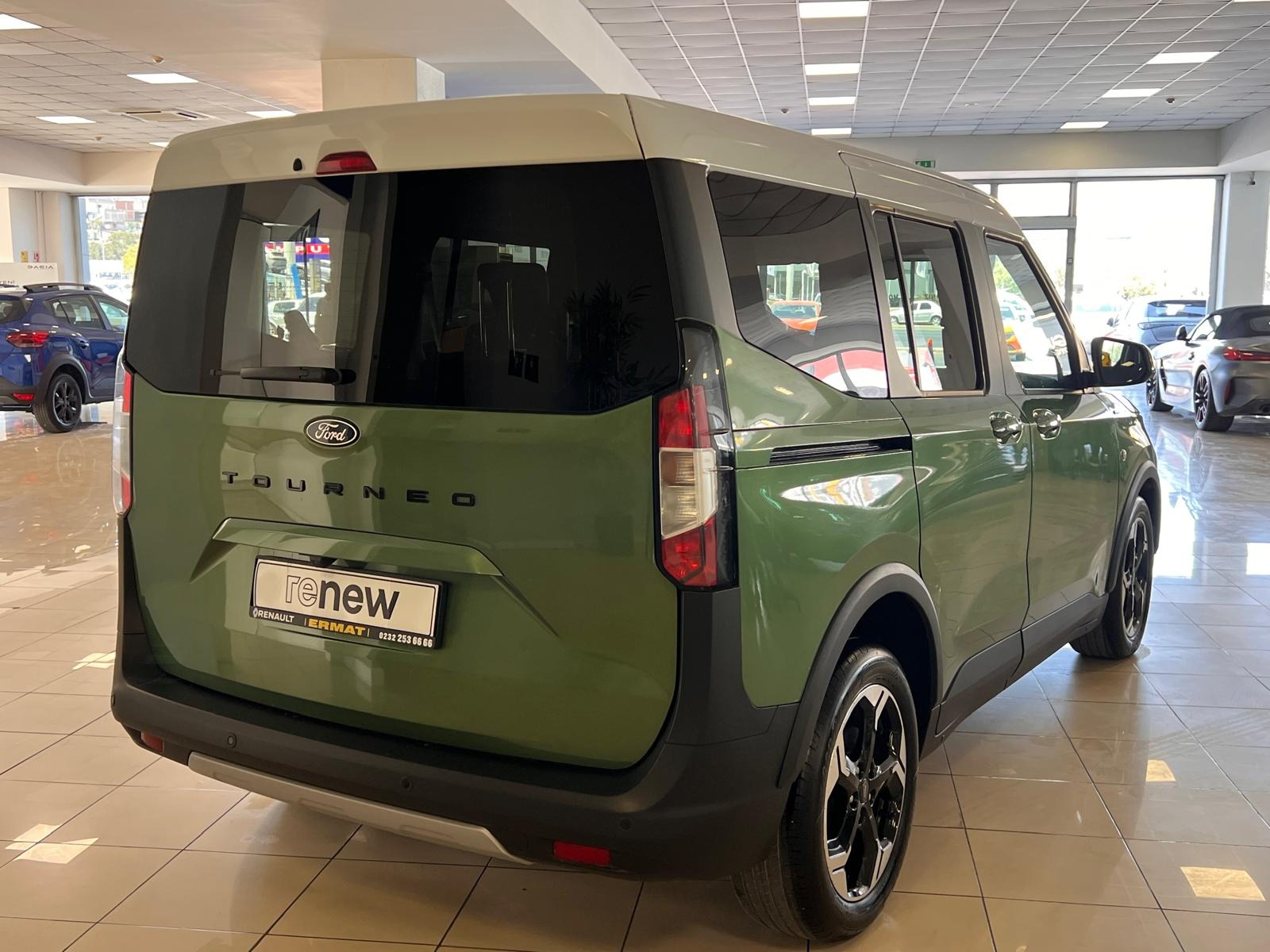 2024 Benzin Otomatik Ford Tourneo Courier Yeşil Ermat Motorlu Araçlar ve Tarım Ürünleri Sanayi Ticaret A.Ş.