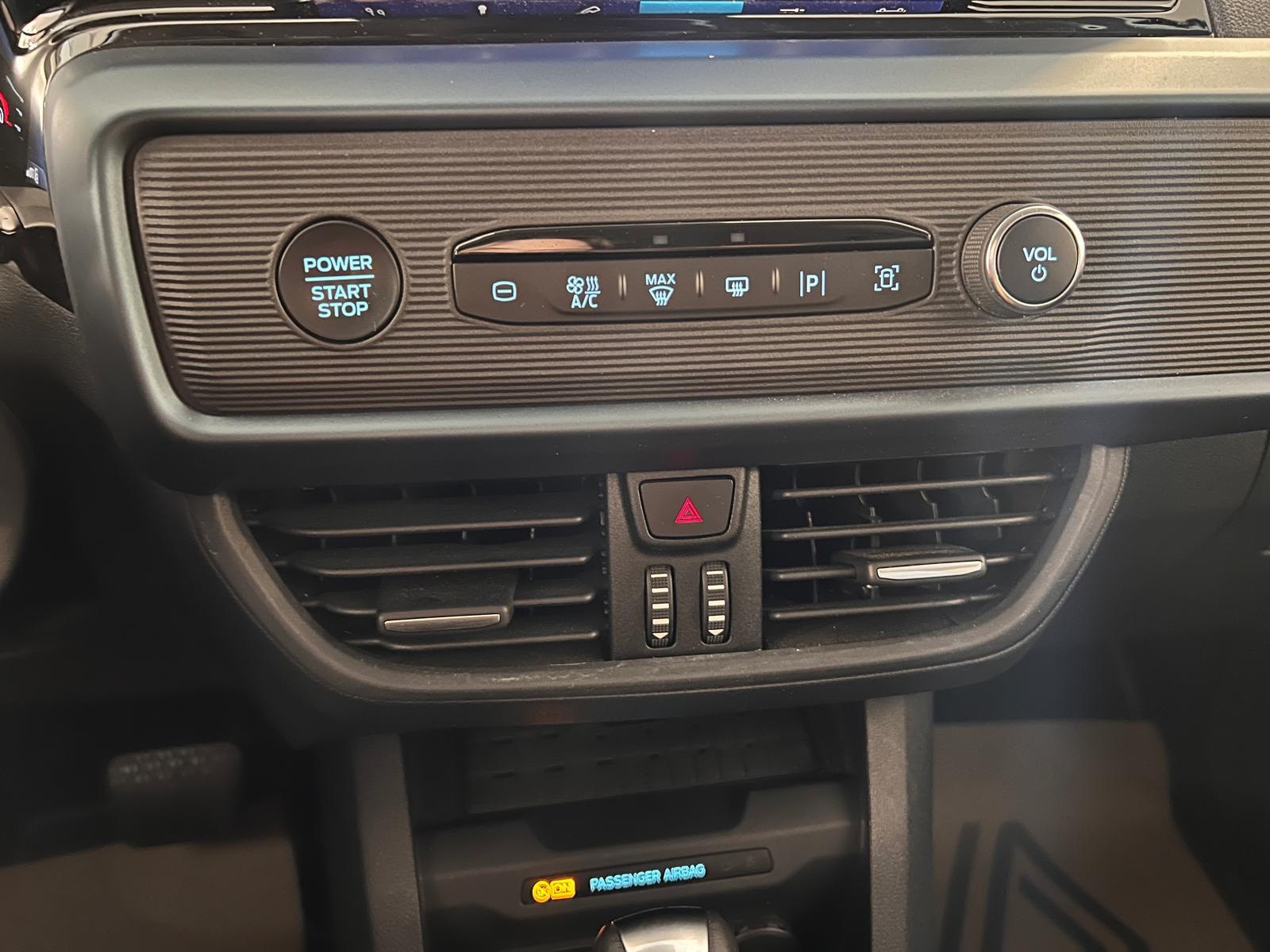 2024 Benzin Otomatik Ford Tourneo Courier Yeşil Ermat Motorlu Araçlar ve Tarım Ürünleri Sanayi Ticaret A.Ş.