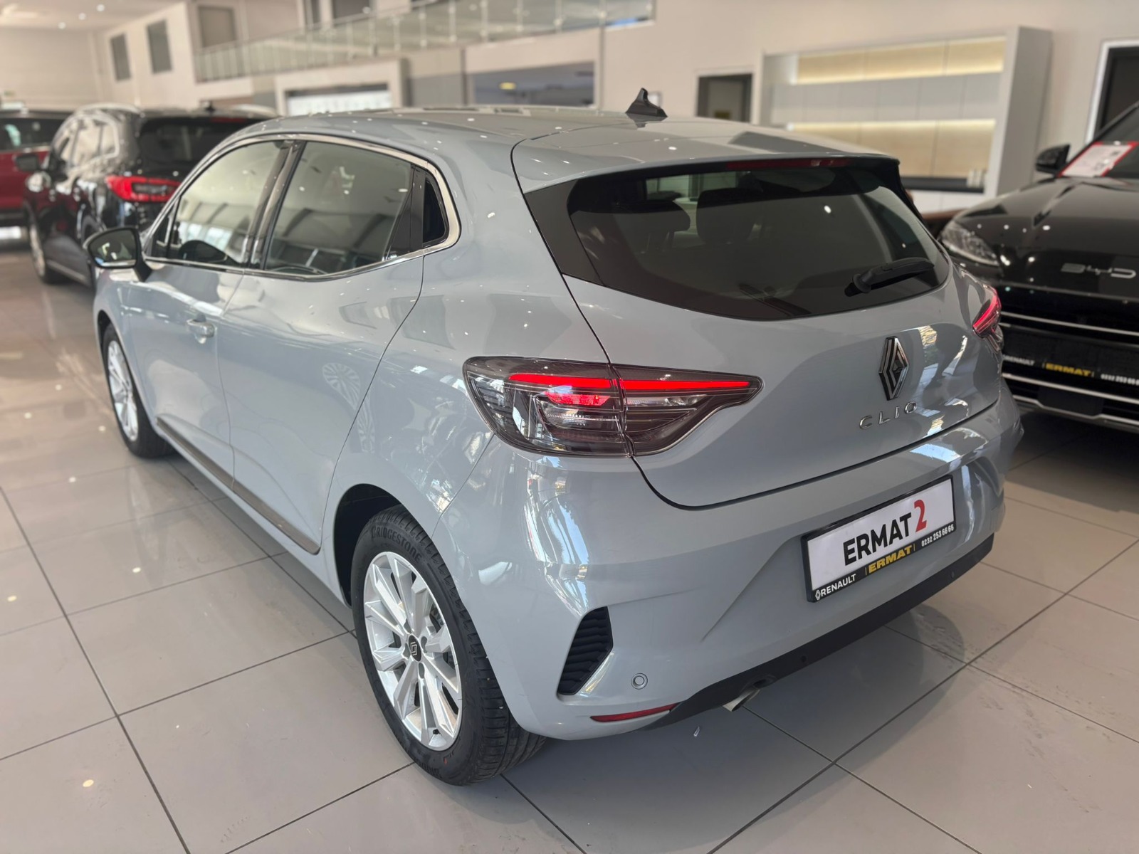 2023 Benzin Otomatik Renault Clio Gri Ermat Motorlu Araçlar ve Tarım Ürünleri Sanayi Ticaret A.Ş.