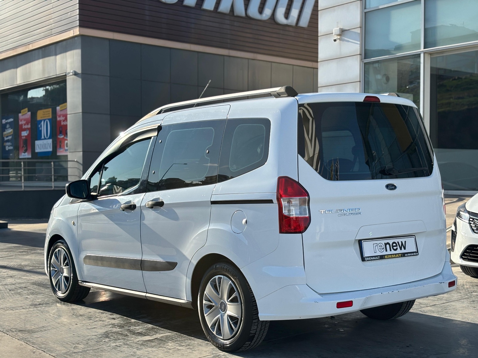 2019 Dizel Manuel Ford Tourneo Courier Beyaz Ermat Motorlu Araçlar ve Tarım Ürünleri Sanayi Ticaret A.Ş.