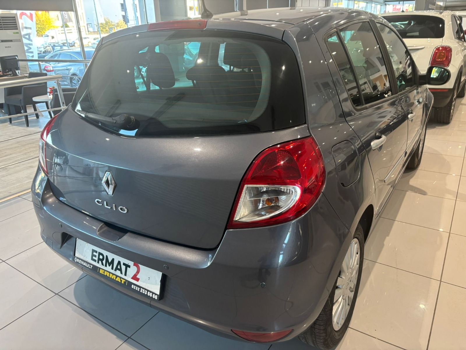 2010 Benzin Otomatik Renault Clio Gri Ermat Motorlu Araçlar ve Tarım Ürünleri Sanayi Ticaret A.Ş.