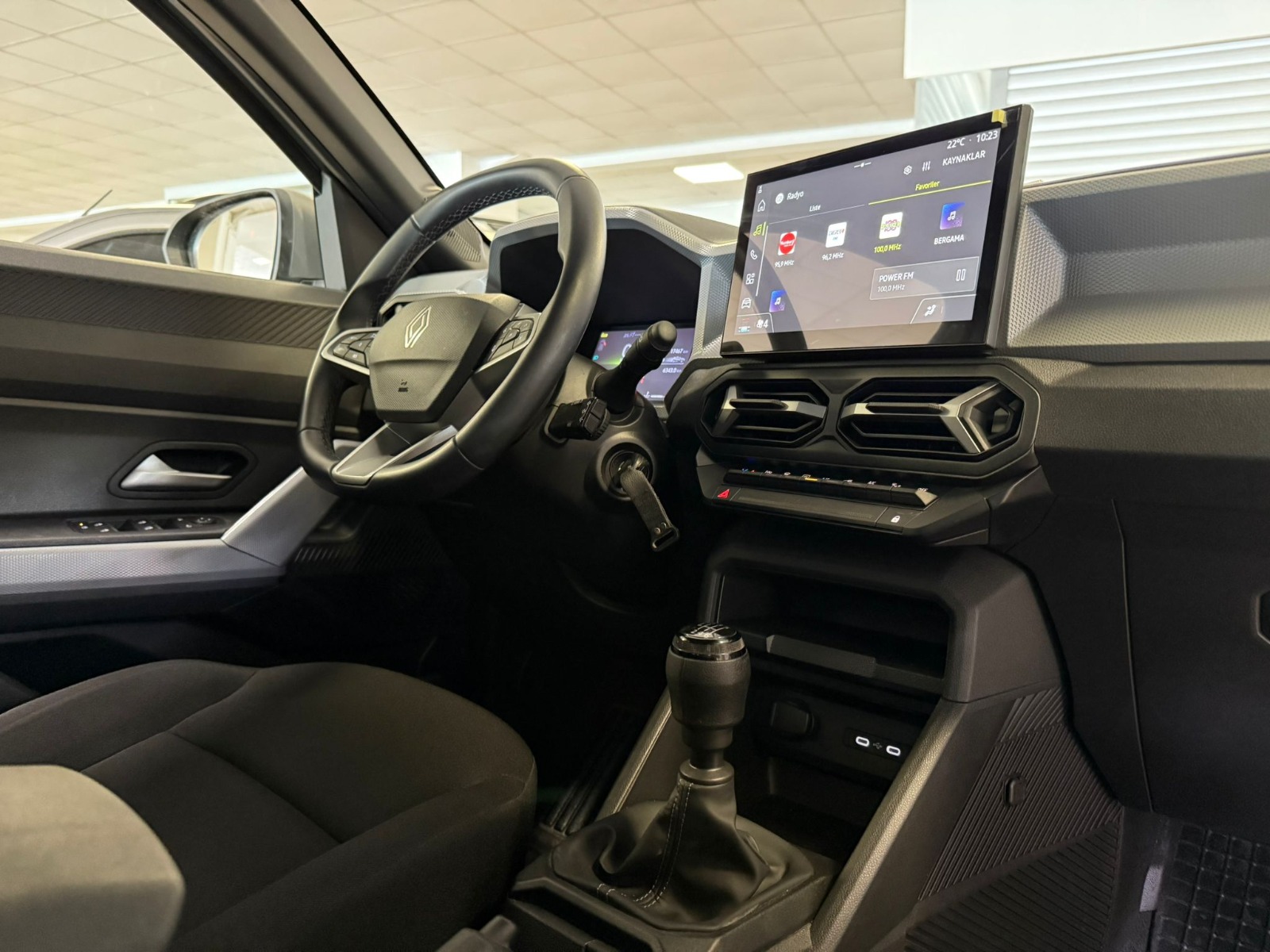 2024 MHEV Manuel Renault Duster Yeşil Ermat Motorlu Araçlar ve Tarım Ürünleri Sanayi Ticaret A.Ş.