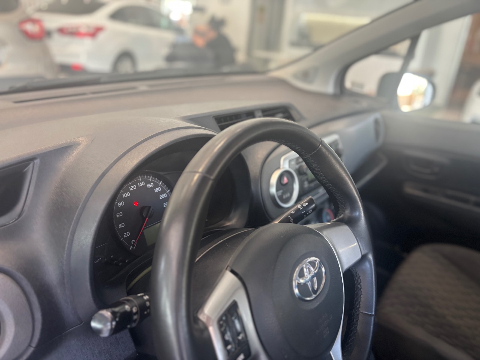 2012 Benzin Manuel Toyota Yaris Beyaz Ermat Motorlu Araçlar ve Tarım Ürünleri Sanayi Ticaret A.Ş.