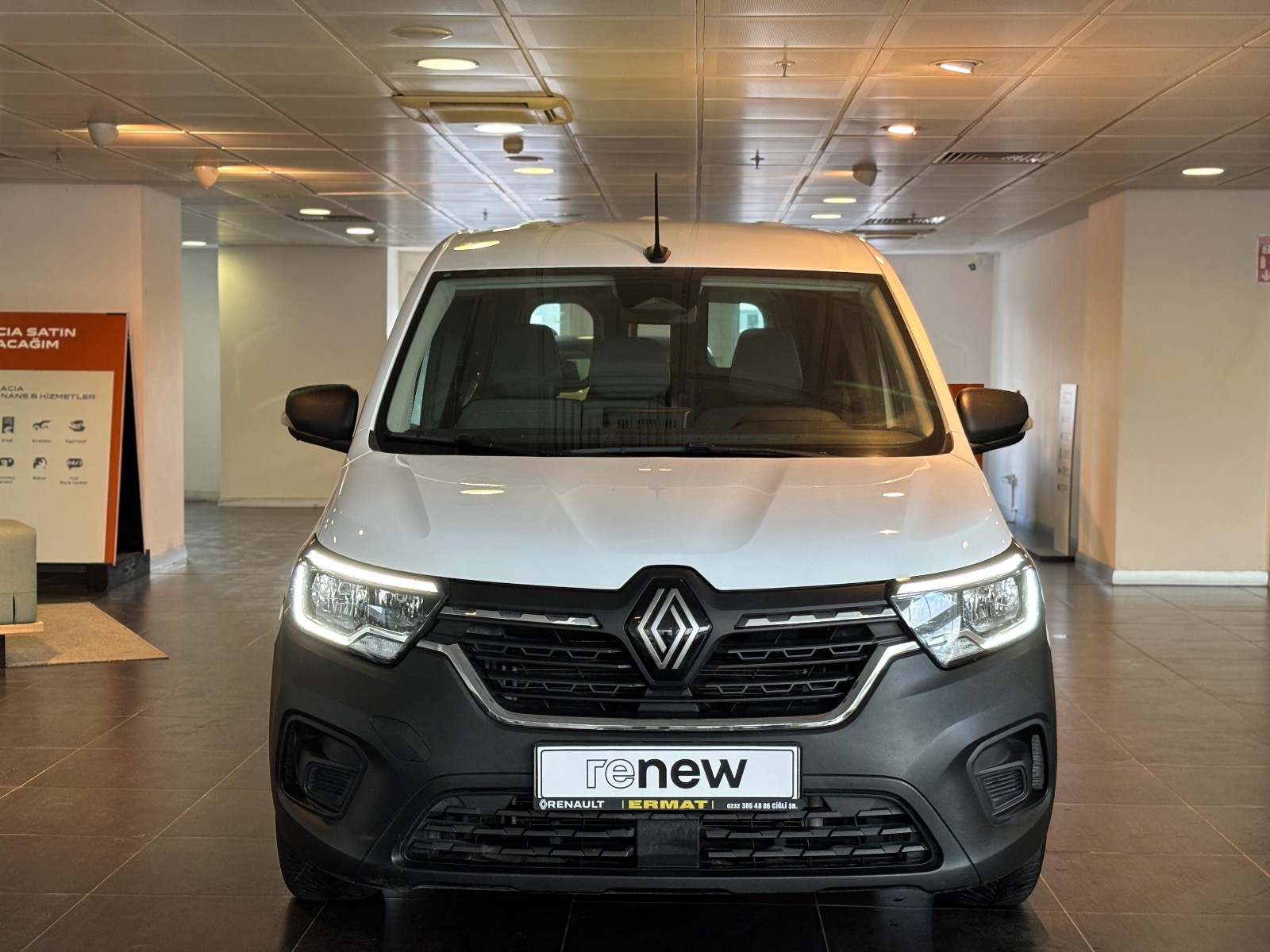 2024 Dizel Manuel Renault Kangoo Beyaz Ermat Motorlu Araçlar ve Tarım Ürünleri Sanayi Ticaret A.Ş.