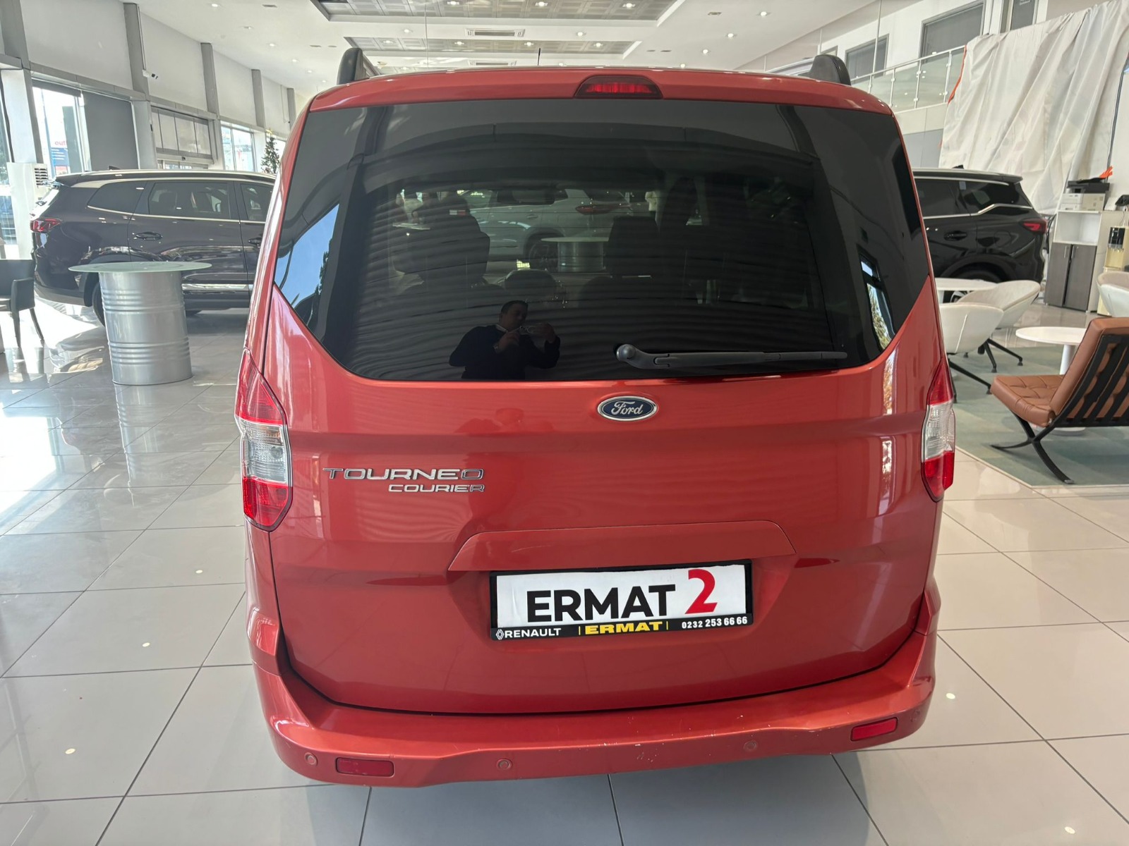 2017 Dizel Manuel Ford Tourneo Courier Kırmızı Ermat Motorlu Araçlar ve Tarım Ürünleri Sanayi Ticaret A.Ş.