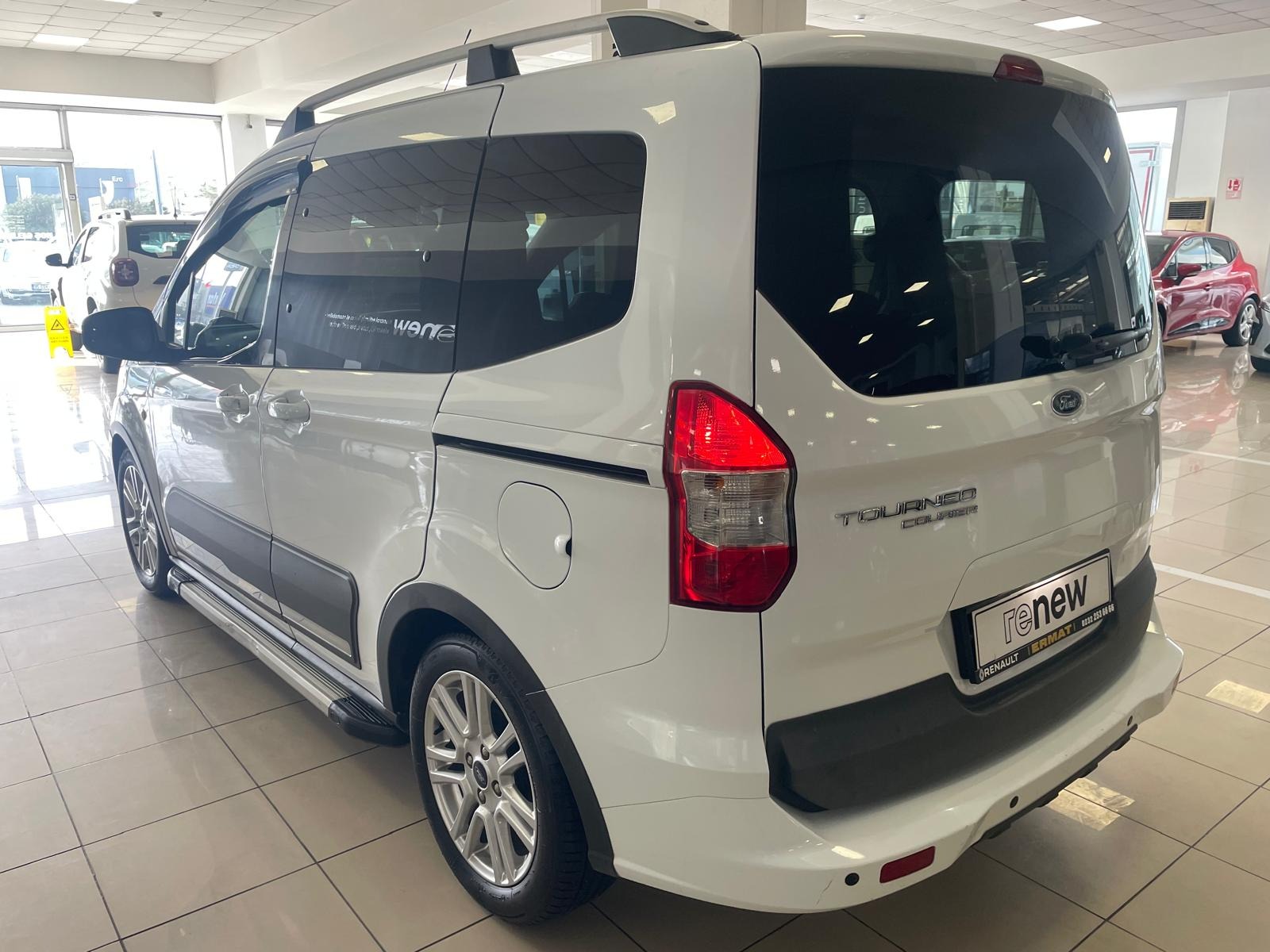2023 Benzin Manuel Ford Tourneo Courier Beyaz Ermat Motorlu Araçlar ve Tarım Ürünleri Sanayi Ticaret A.Ş.