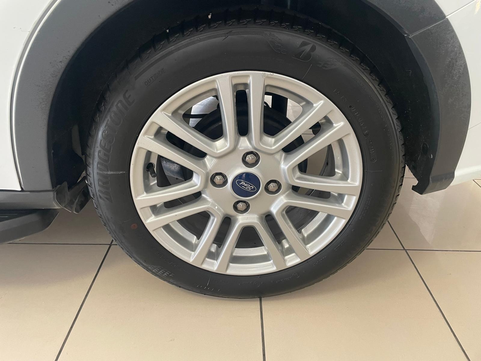 2023 Benzin Manuel Ford Tourneo Courier Beyaz Ermat Motorlu Araçlar ve Tarım Ürünleri Sanayi Ticaret A.Ş.