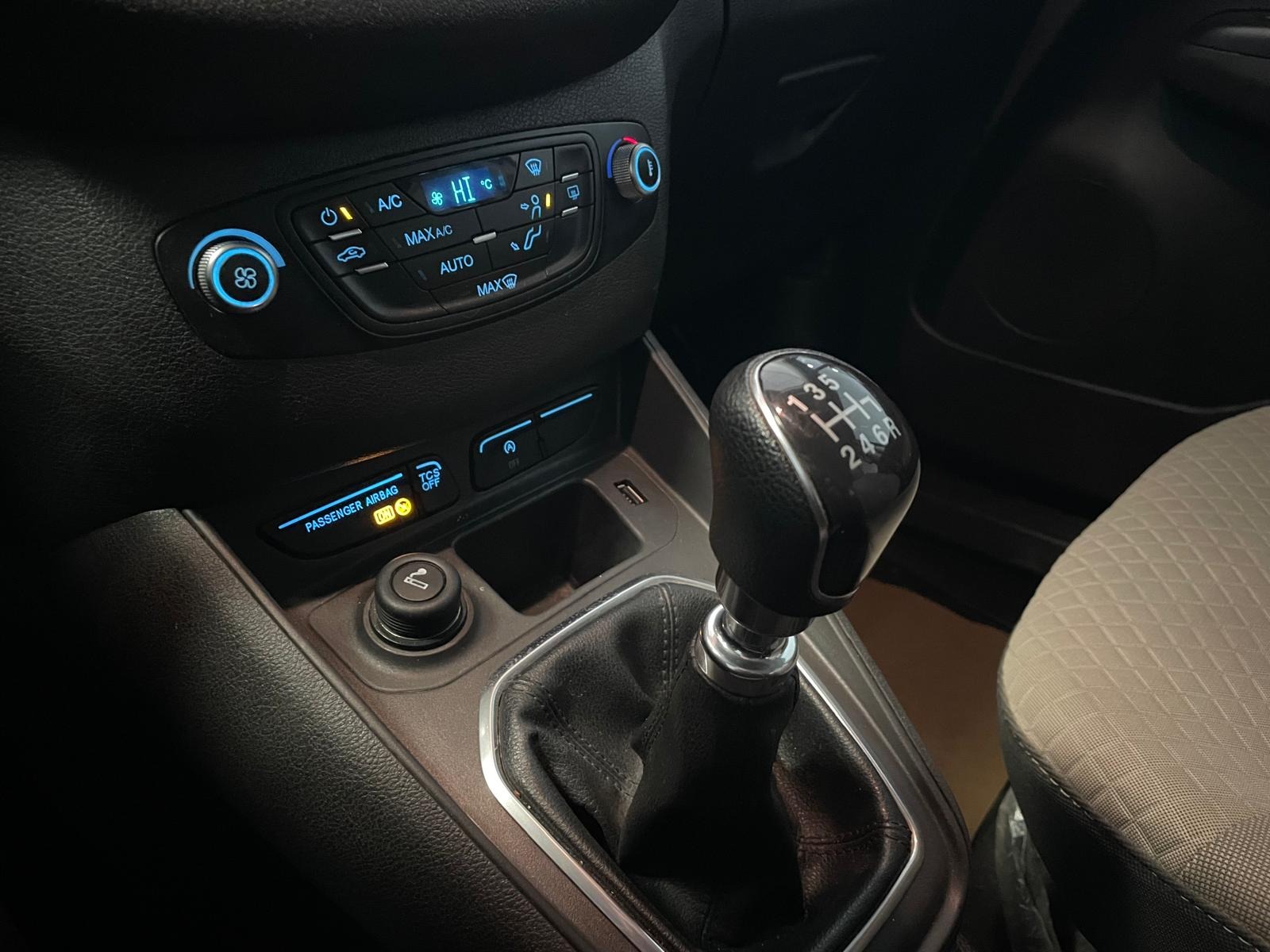 2023 Benzin Manuel Ford Tourneo Courier Beyaz Ermat Motorlu Araçlar ve Tarım Ürünleri Sanayi Ticaret A.Ş.