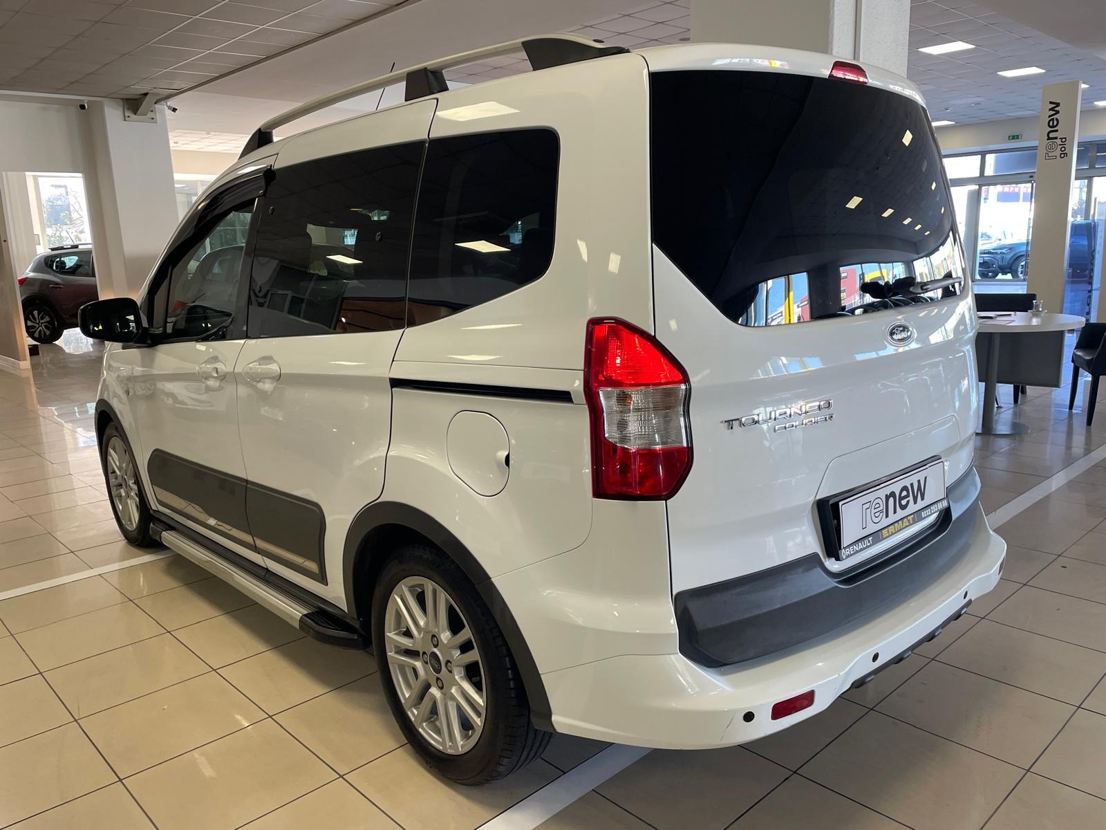 2023 Benzin Manuel Ford Tourneo Courier Beyaz Ermat Motorlu Araçlar ve Tarım Ürünleri Sanayi Ticaret A.Ş.