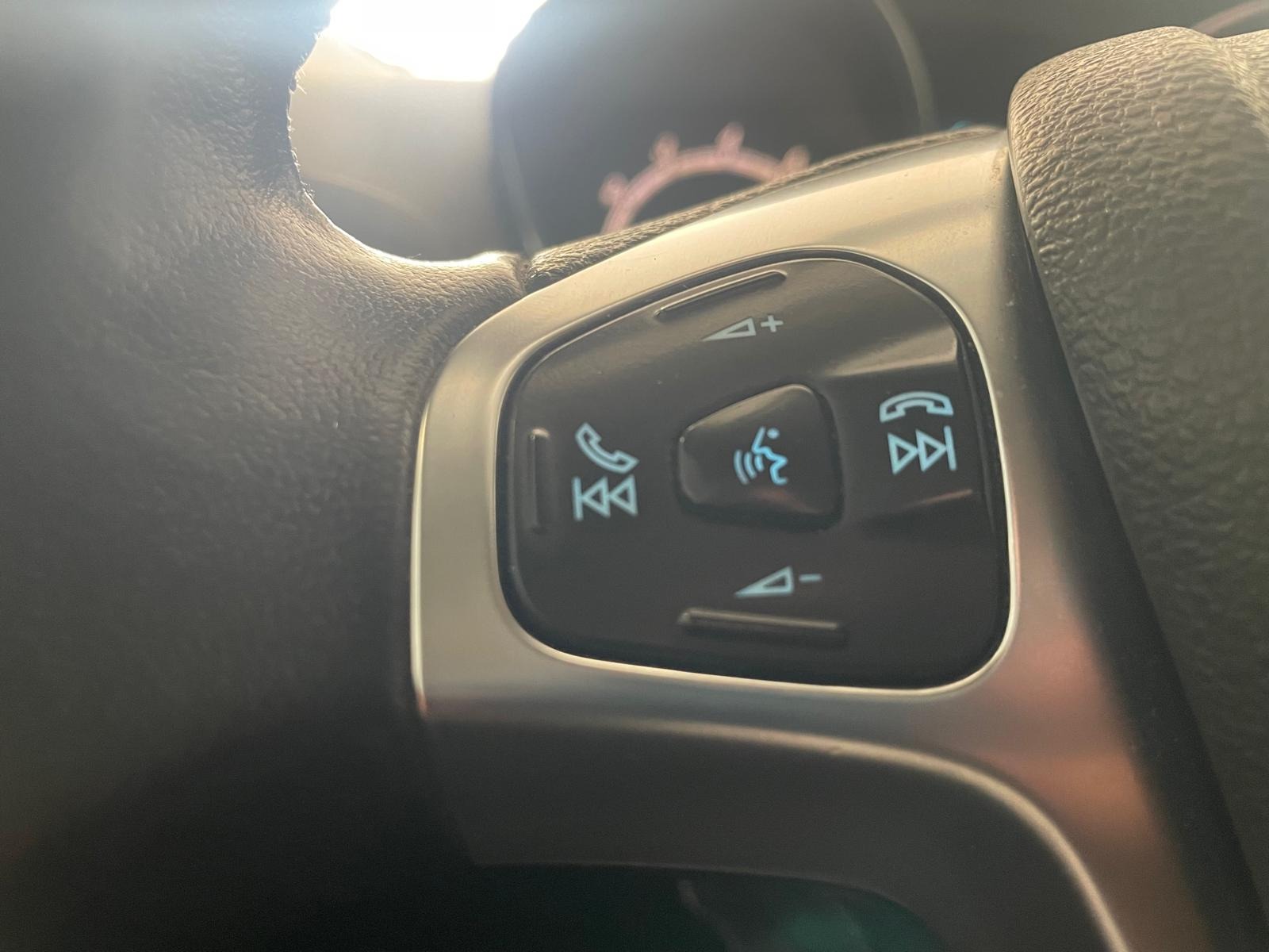 2023 Benzin Manuel Ford Tourneo Courier Beyaz Ermat Motorlu Araçlar ve Tarım Ürünleri Sanayi Ticaret A.Ş.