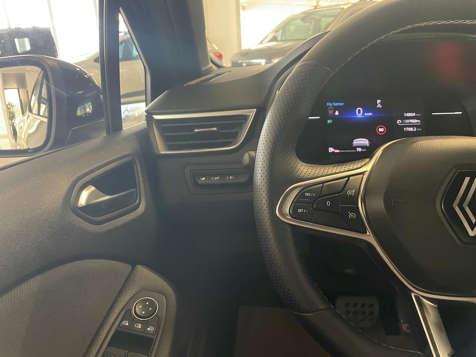 2024 Benzin Otomatik Renault Clio Siyah Ermat Motorlu Araçlar ve Tarım Ürünleri Sanayi Ticaret A.Ş.
