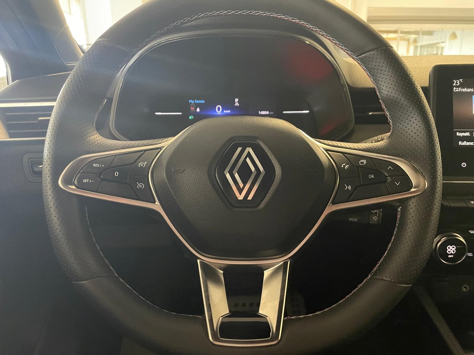 2024 Benzin Otomatik Renault Clio Siyah Ermat Motorlu Araçlar ve Tarım Ürünleri Sanayi Ticaret A.Ş.