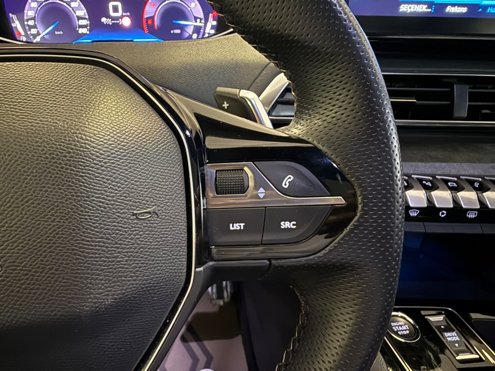 2023 Dizel Otomatik Peugeot 3008 Kırmızı Ermat Motorlu Araçlar ve Tarım Ürünleri Sanayi Ticaret A.Ş.