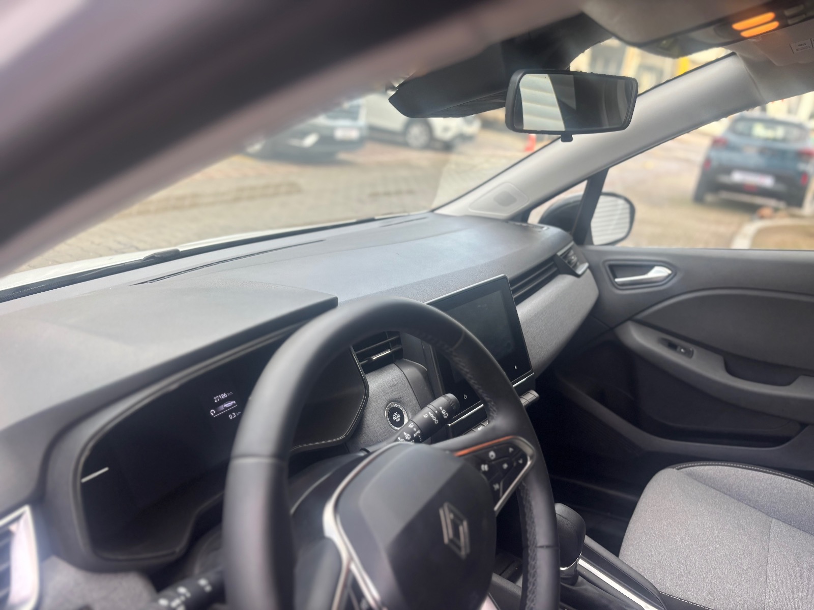 2025 Benzin Otomatik Renault Clio Beyaz Ermat Motorlu Araçlar ve Tarım Ürünleri Sanayi Ticaret A.Ş.