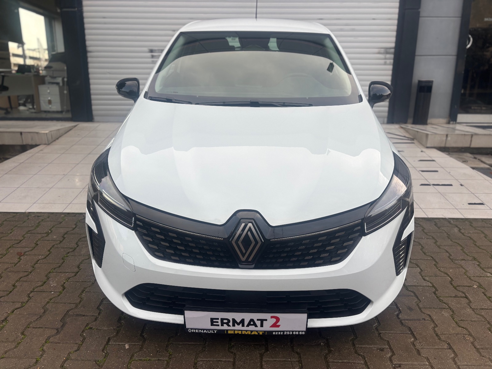 2025 Benzin Otomatik Renault Clio Beyaz Ermat Motorlu Araçlar ve Tarım Ürünleri Sanayi Ticaret A.Ş.