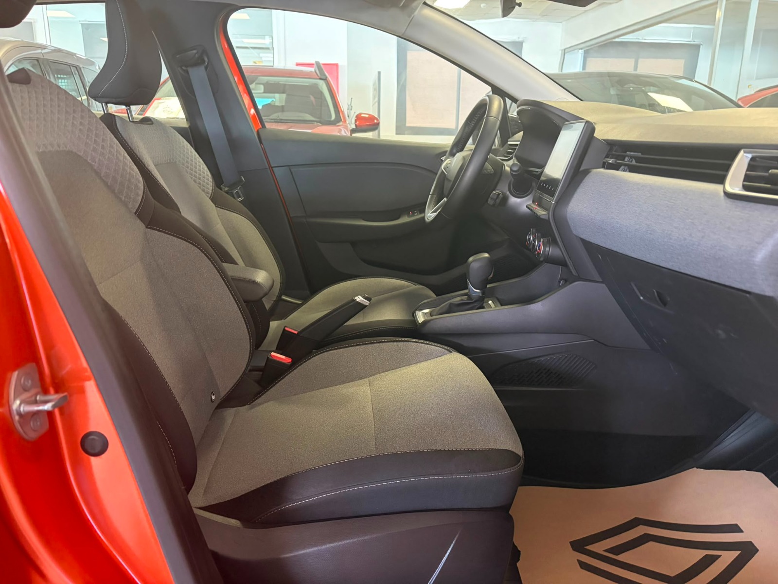 2024 Benzin Otomatik Renault Clio Turuncu Ermat Motorlu Araçlar ve Tarım Ürünleri Sanayi Ticaret A.Ş.