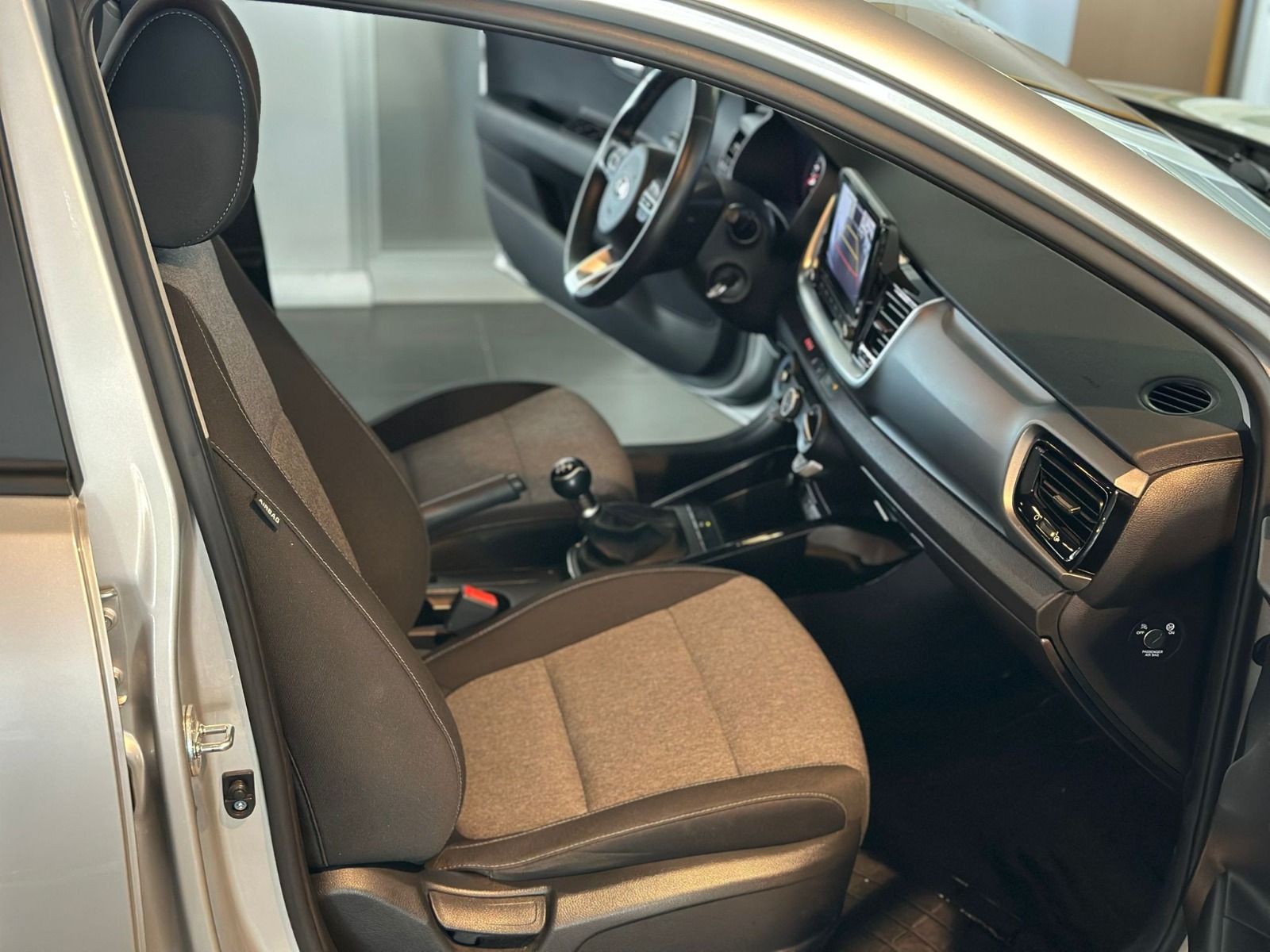 2021 Benzin Manuel Kia Stonic Gri Ermat Motorlu Araçlar ve Tarım Ürünleri Sanayi Ticaret A.Ş.