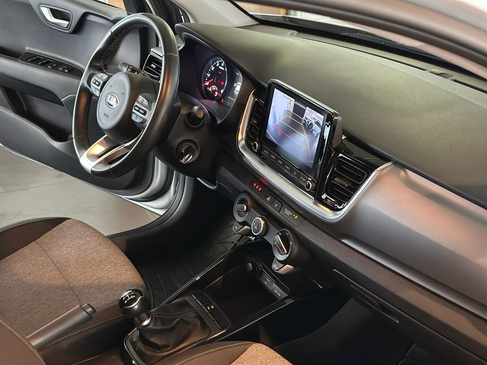 2021 Benzin Manuel Kia Stonic Gri Ermat Motorlu Araçlar ve Tarım Ürünleri Sanayi Ticaret A.Ş.