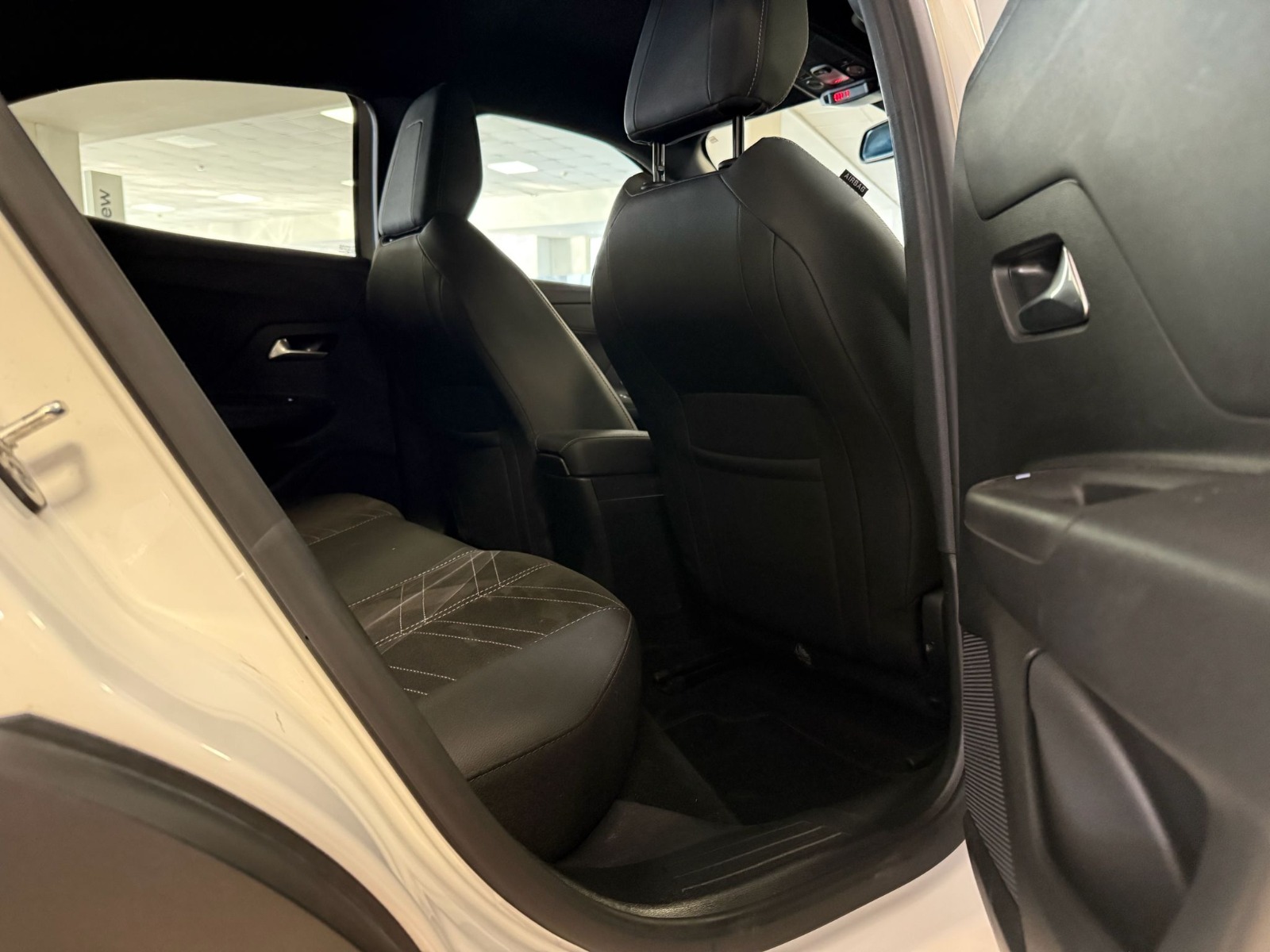 2023 Elektrik Otomatik Opel Mokka-e Beyaz Ermat Motorlu Araçlar ve Tarım Ürünleri Sanayi Ticaret A.Ş.