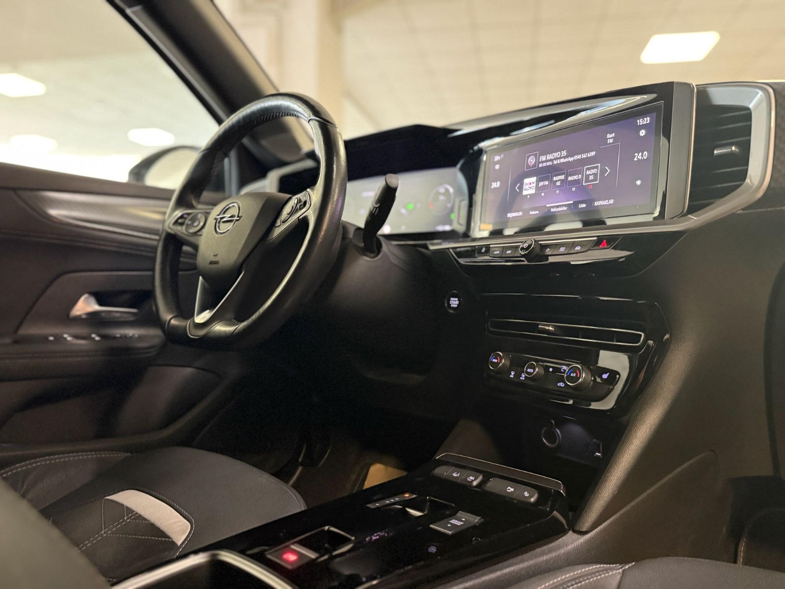 2023 Elektrik Otomatik Opel Mokka-e Beyaz Ermat Motorlu Araçlar ve Tarım Ürünleri Sanayi Ticaret A.Ş.