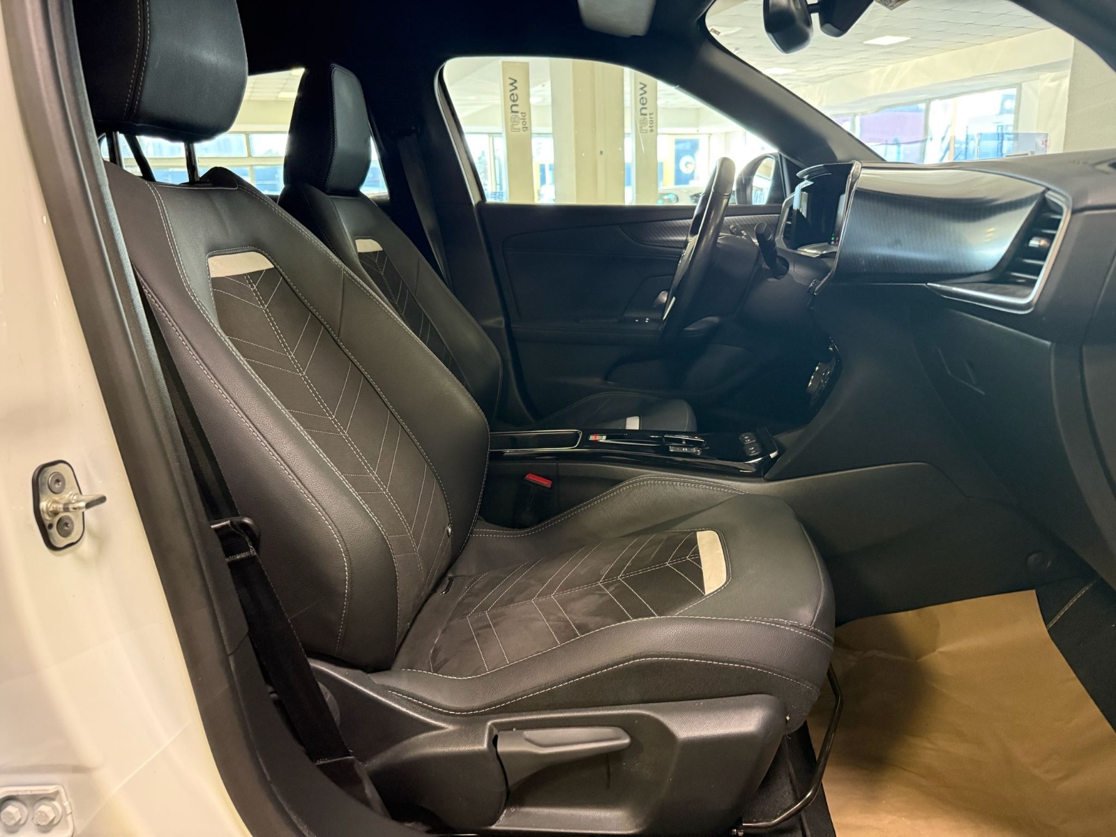 2023 Elektrik Otomatik Opel Mokka-e Beyaz Ermat Motorlu Araçlar ve Tarım Ürünleri Sanayi Ticaret A.Ş.