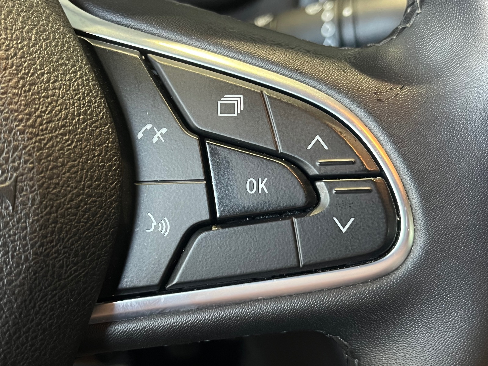 2022 Benzin Otomatik Renault Megane Siyah Ermat Motorlu Araçlar ve Tarım Ürünleri Sanayi Ticaret A.Ş.