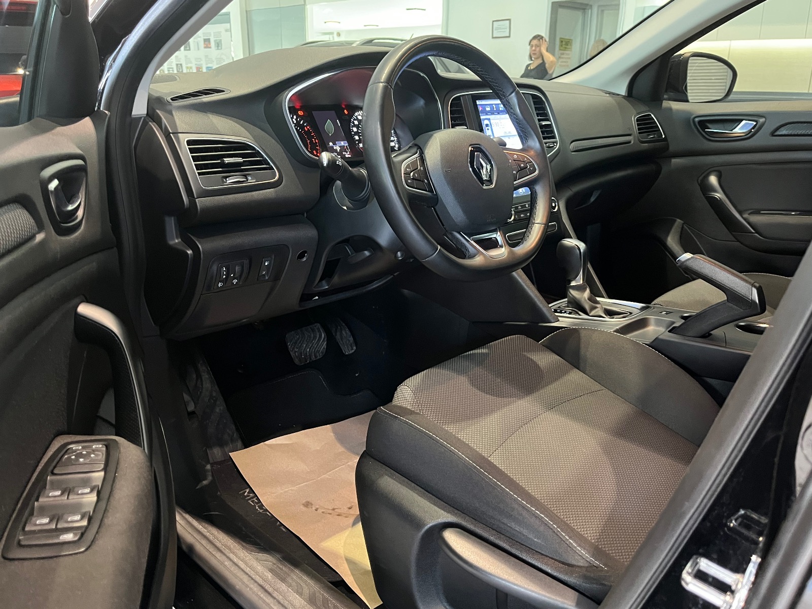 2022 Benzin Otomatik Renault Megane Siyah Ermat Motorlu Araçlar ve Tarım Ürünleri Sanayi Ticaret A.Ş.