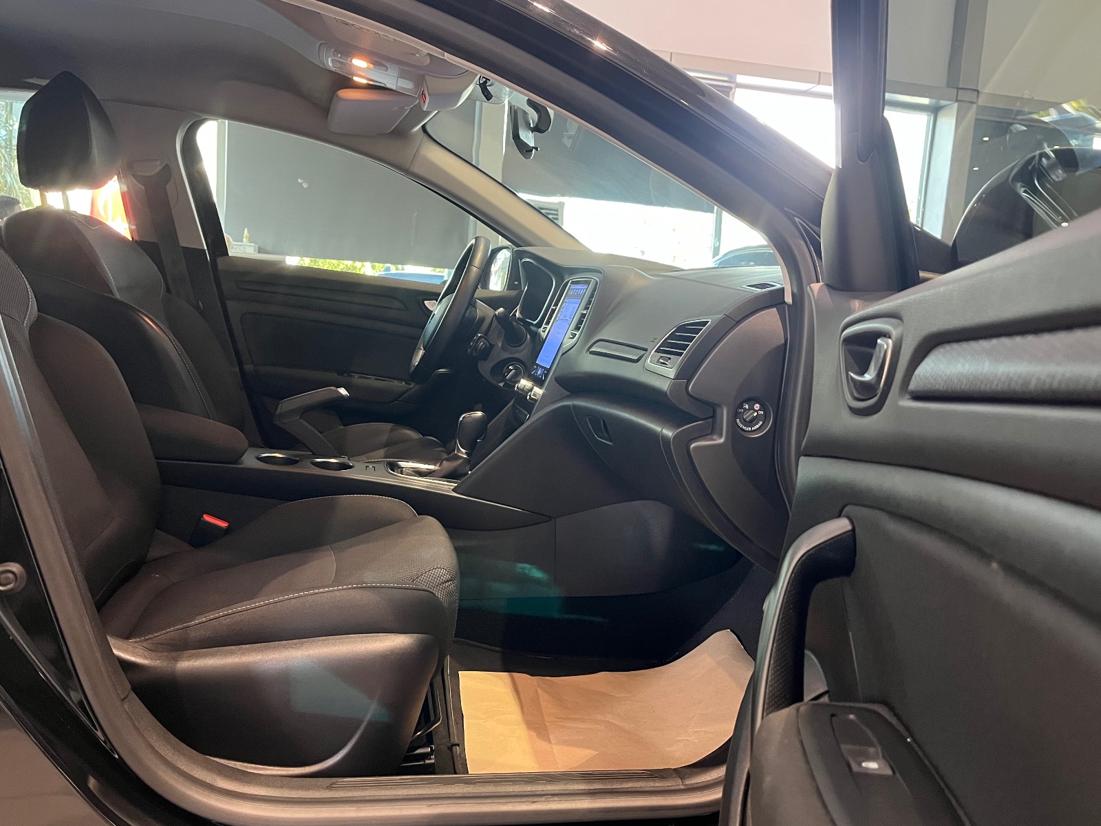 2022 Benzin Otomatik Renault Megane Siyah Ermat Motorlu Araçlar ve Tarım Ürünleri Sanayi Ticaret A.Ş.