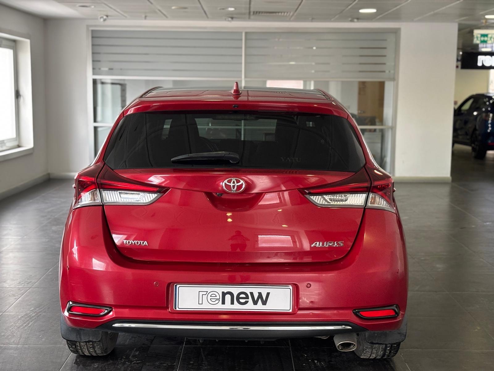 2016 Benzin + LPG Otomatik Toyota Auris Kırmızı Ermat Motorlu Araçlar ve Tarım Ürünleri Sanayi Ticaret A.Ş.