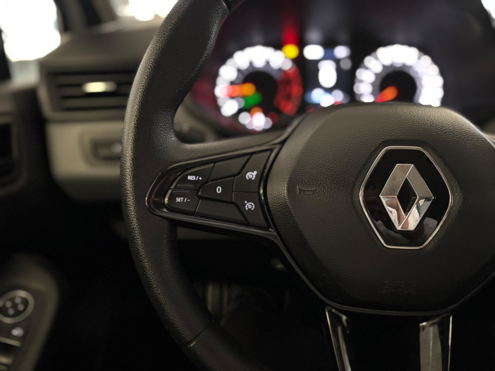 2022 Benzin Otomatik Renault Clio Beyaz Ermat Motorlu Araçlar ve Tarım Ürünleri Sanayi Ticaret A.Ş.