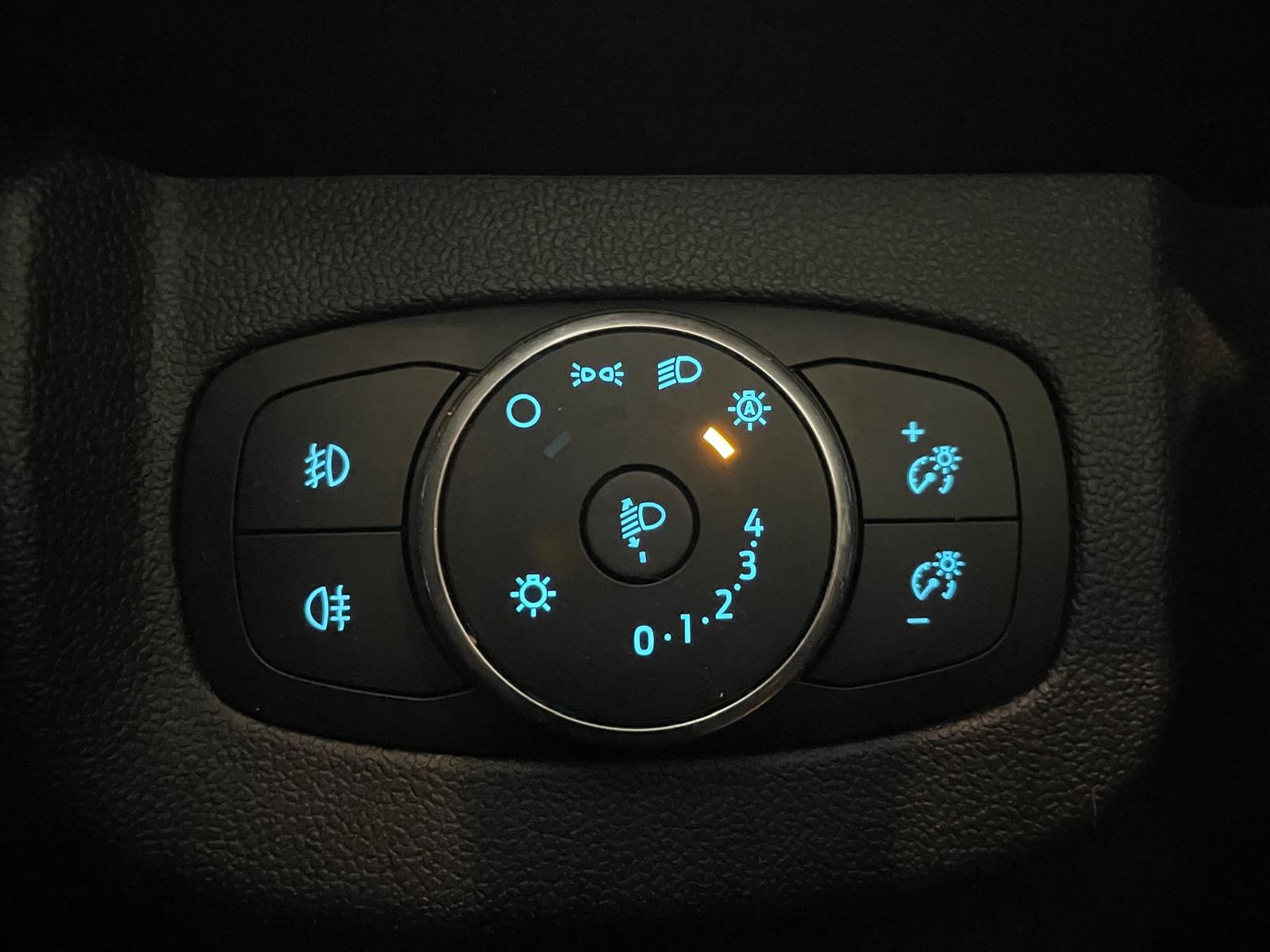 2024 Benzin Otomatik Ford Tourneo Courier Beyaz Ermat Motorlu Araçlar ve Tarım Ürünleri Sanayi Ticaret A.Ş.