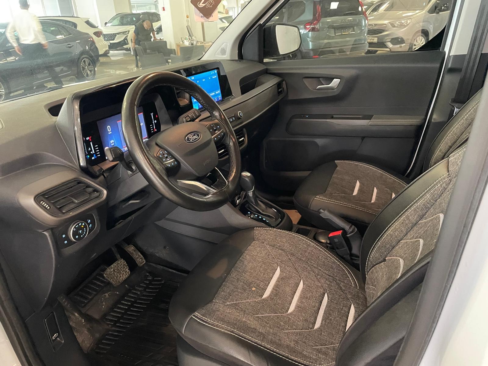 2024 Benzin Otomatik Ford Tourneo Courier Beyaz Ermat Motorlu Araçlar ve Tarım Ürünleri Sanayi Ticaret A.Ş.