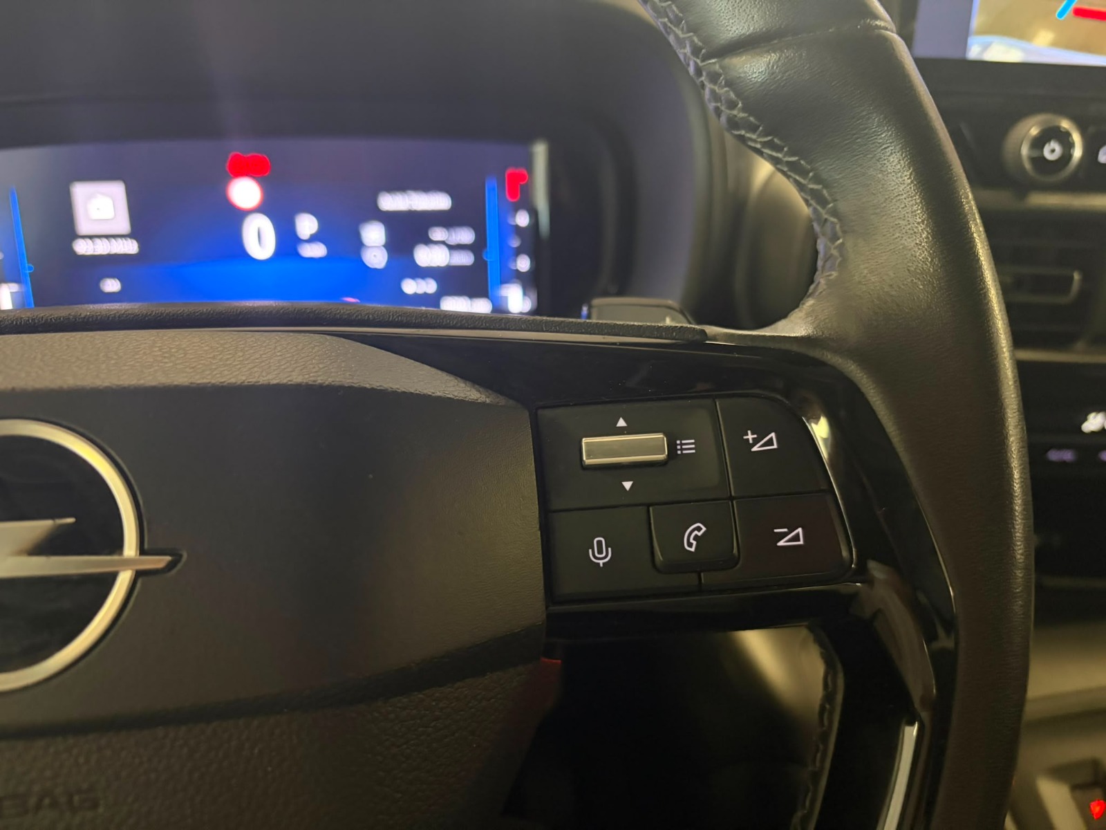 2024 Dizel Otomatik Opel Combo Life Beyaz Ermat Motorlu Araçlar ve Tarım Ürünleri Sanayi Ticaret A.Ş.