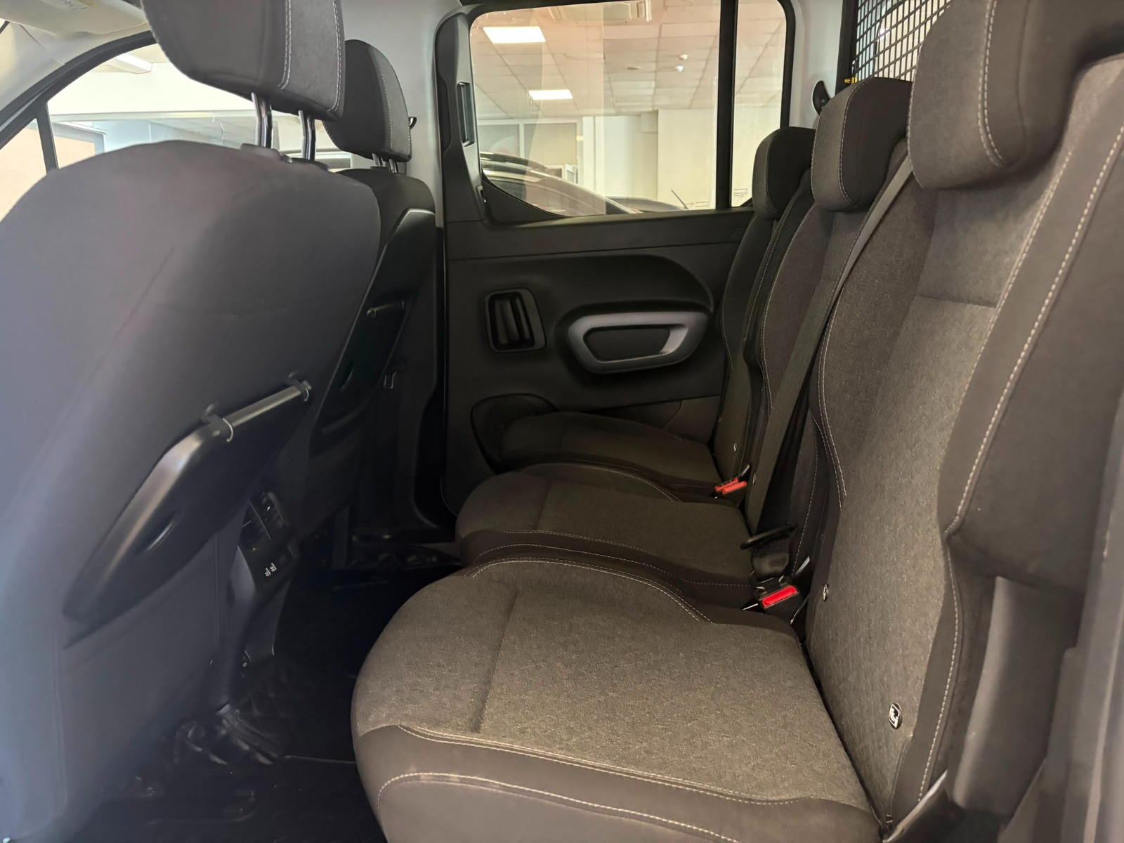 2024 Dizel Otomatik Opel Combo Life Beyaz Ermat Motorlu Araçlar ve Tarım Ürünleri Sanayi Ticaret A.Ş.