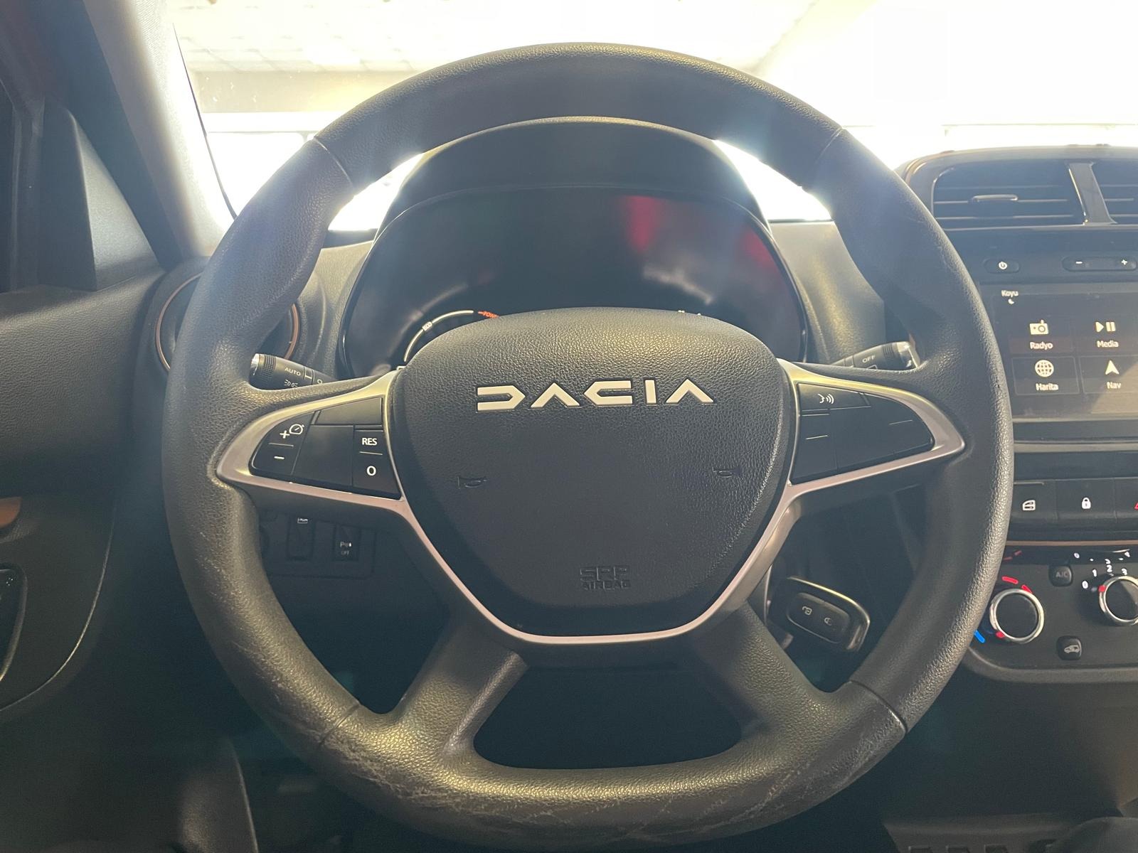2023 Elektrik Otomatik Dacia Spring Kırmızı Ermat Motorlu Araçlar ve Tarım Ürünleri Sanayi Ticaret A.Ş.