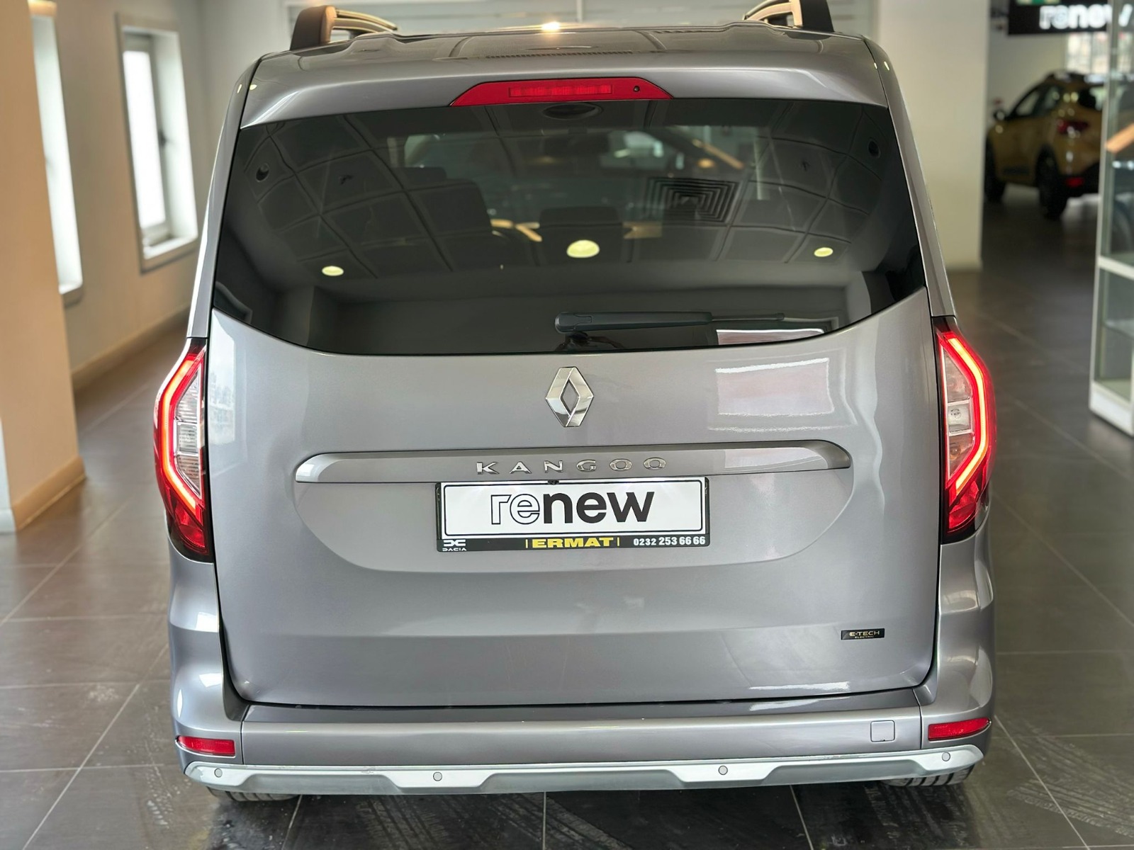2023 Elektrik Otomatik Renault Kangoo Gri Ermat Motorlu Araçlar ve Tarım Ürünleri Sanayi Ticaret A.Ş.