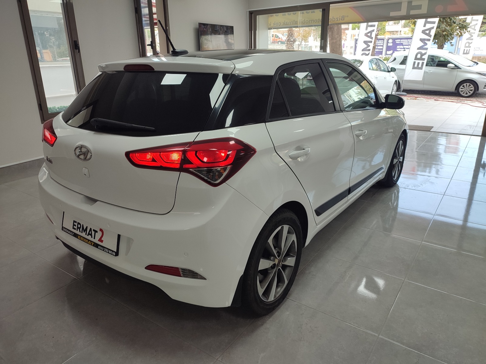 2017 Benzin Otomatik Hyundai i20 Beyaz Ermat Motorlu Araçlar ve Tarım Ürünleri Sanayi Ticaret A.Ş.