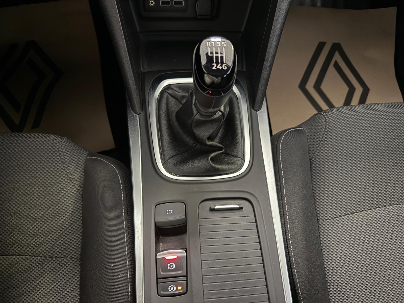 2025 Benzin Manuel Renault Megane Beyaz Ermat Motorlu Araçlar ve Tarım Ürünleri Sanayi Ticaret A.Ş.
