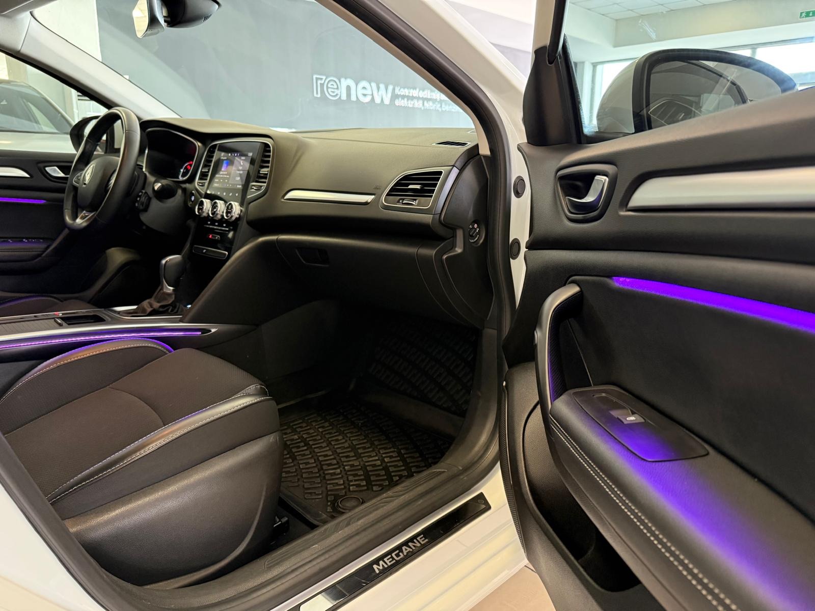 2023 Benzin Otomatik Renault Megane Beyaz Ermat Motorlu Araçlar ve Tarım Ürünleri Sanayi Ticaret A.Ş.