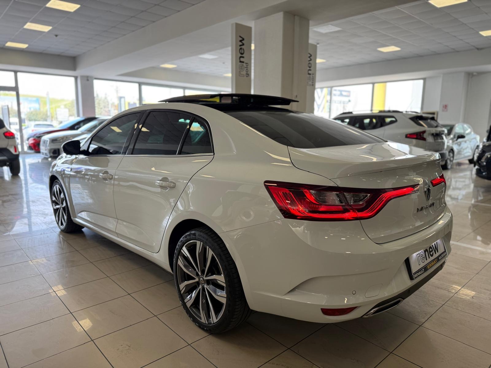 2023 Benzin Otomatik Renault Megane Beyaz Ermat Motorlu Araçlar ve Tarım Ürünleri Sanayi Ticaret A.Ş.