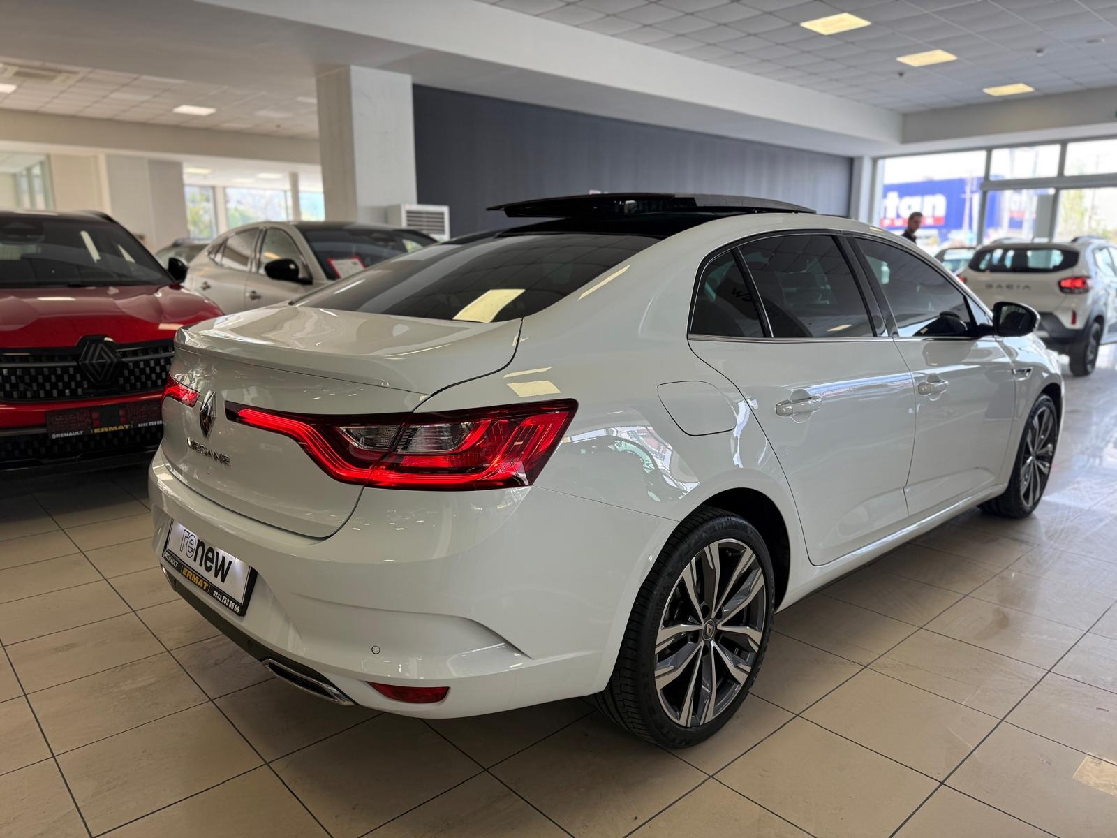 2023 Benzin Otomatik Renault Megane Beyaz Ermat Motorlu Araçlar ve Tarım Ürünleri Sanayi Ticaret A.Ş.