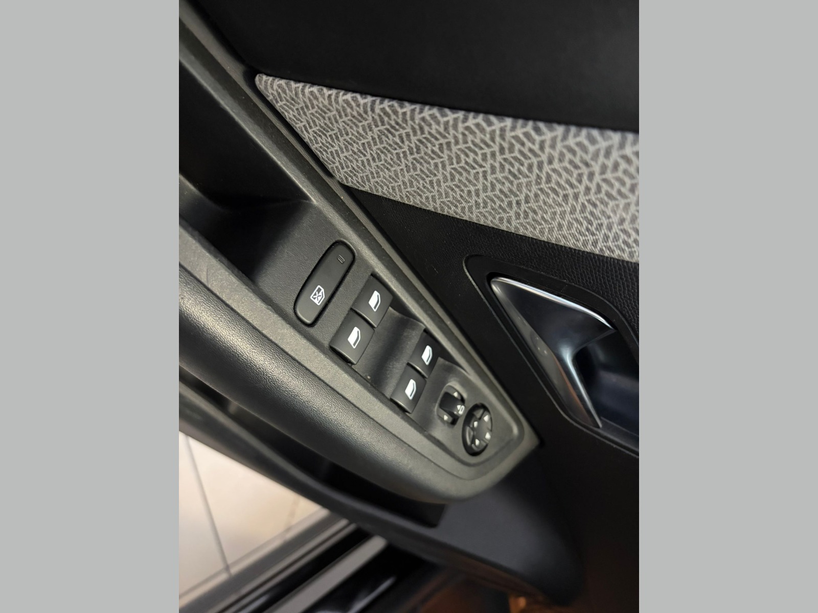 2023 Benzin Otomatik Citroen C4 Siyah Ermat Motorlu Araçlar ve Tarım Ürünleri Sanayi Ticaret A.Ş.