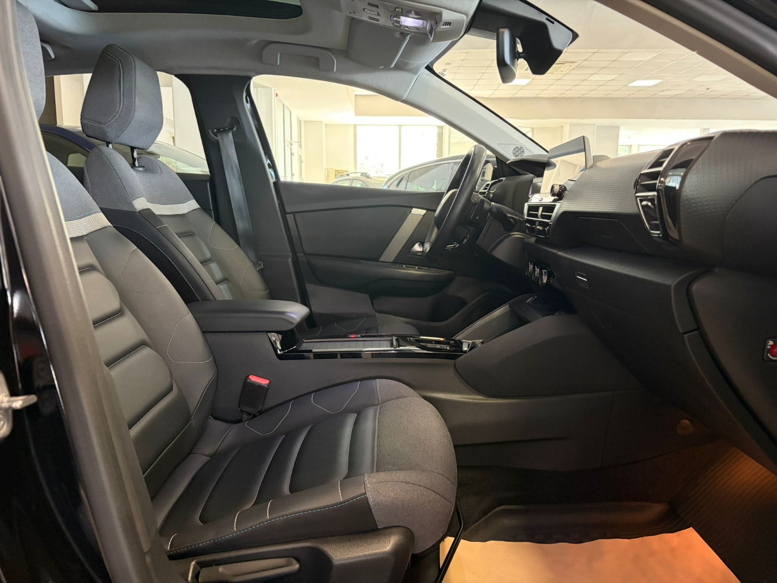 2023 Benzin Otomatik Citroen C4 Siyah Ermat Motorlu Araçlar ve Tarım Ürünleri Sanayi Ticaret A.Ş.